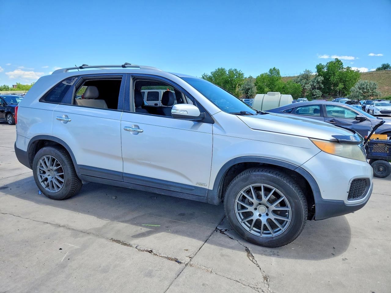 2011 Kia Sorento Lx Silver vin: 5XYKTDA22BG078025