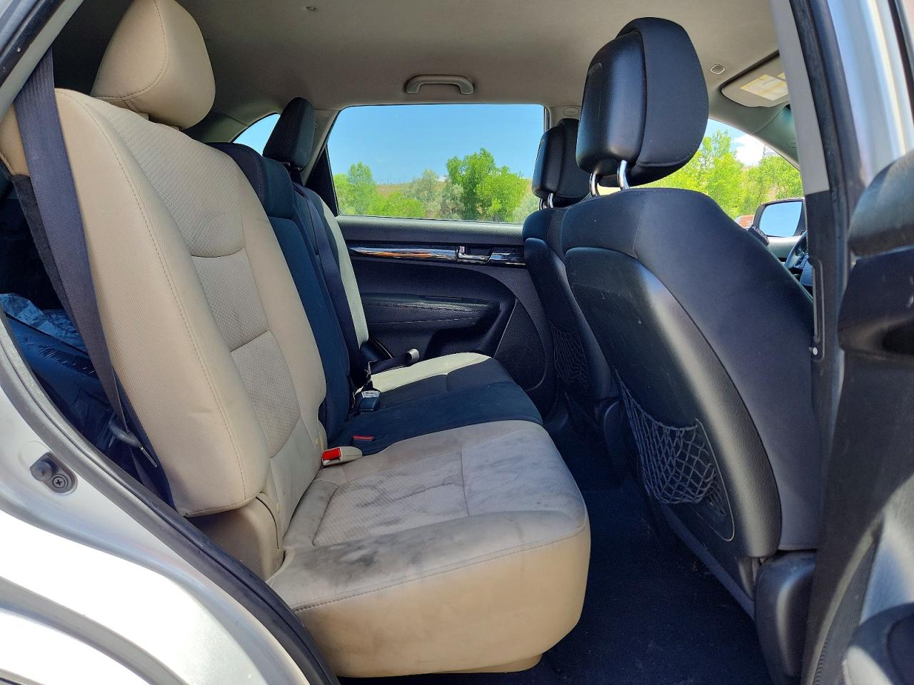 2011 Kia Sorento Lx Silver vin: 5XYKTDA22BG078025