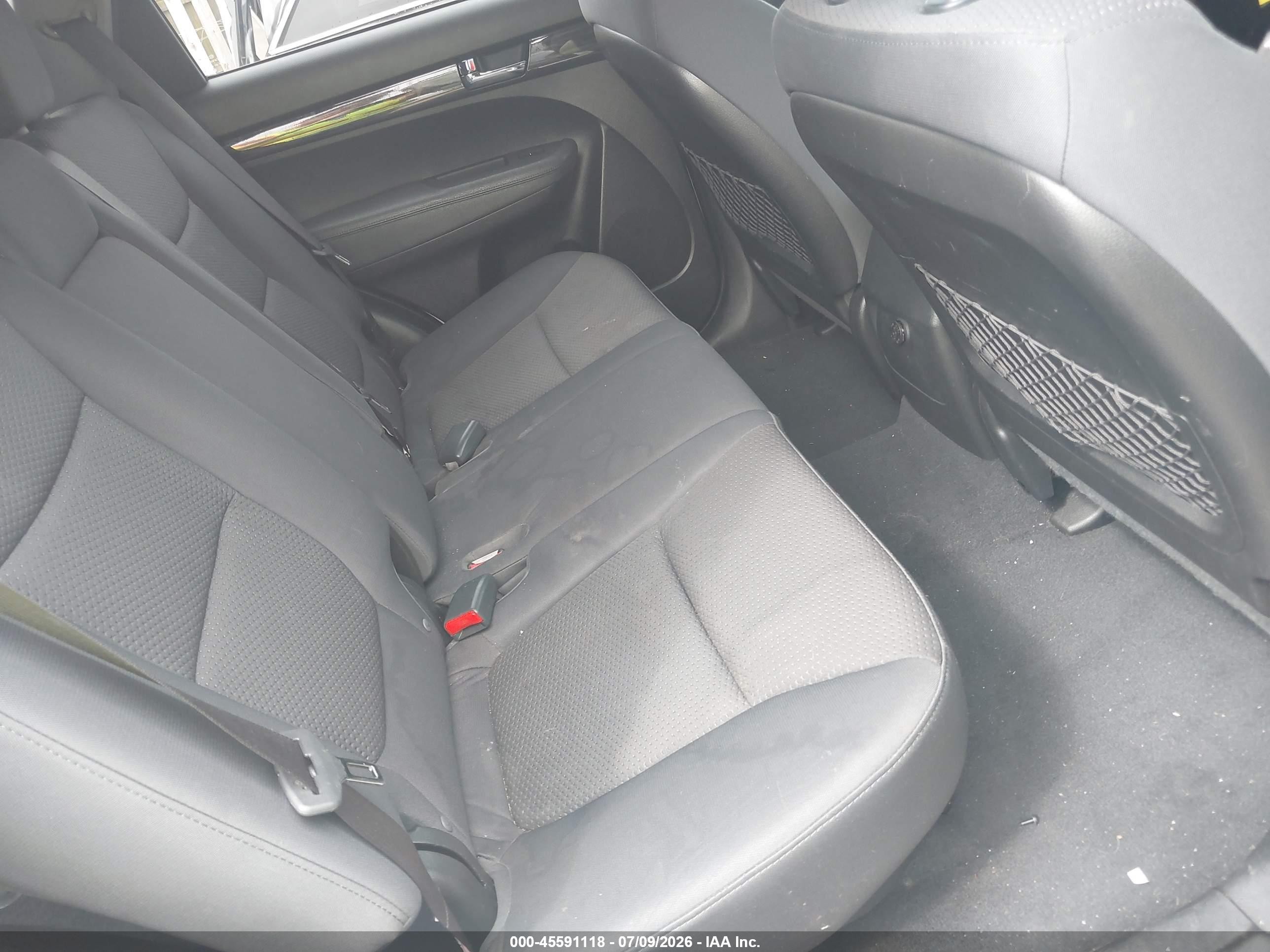2011 Kia Sorento Lx V6 White vin: 5XYKTDA22BG124212