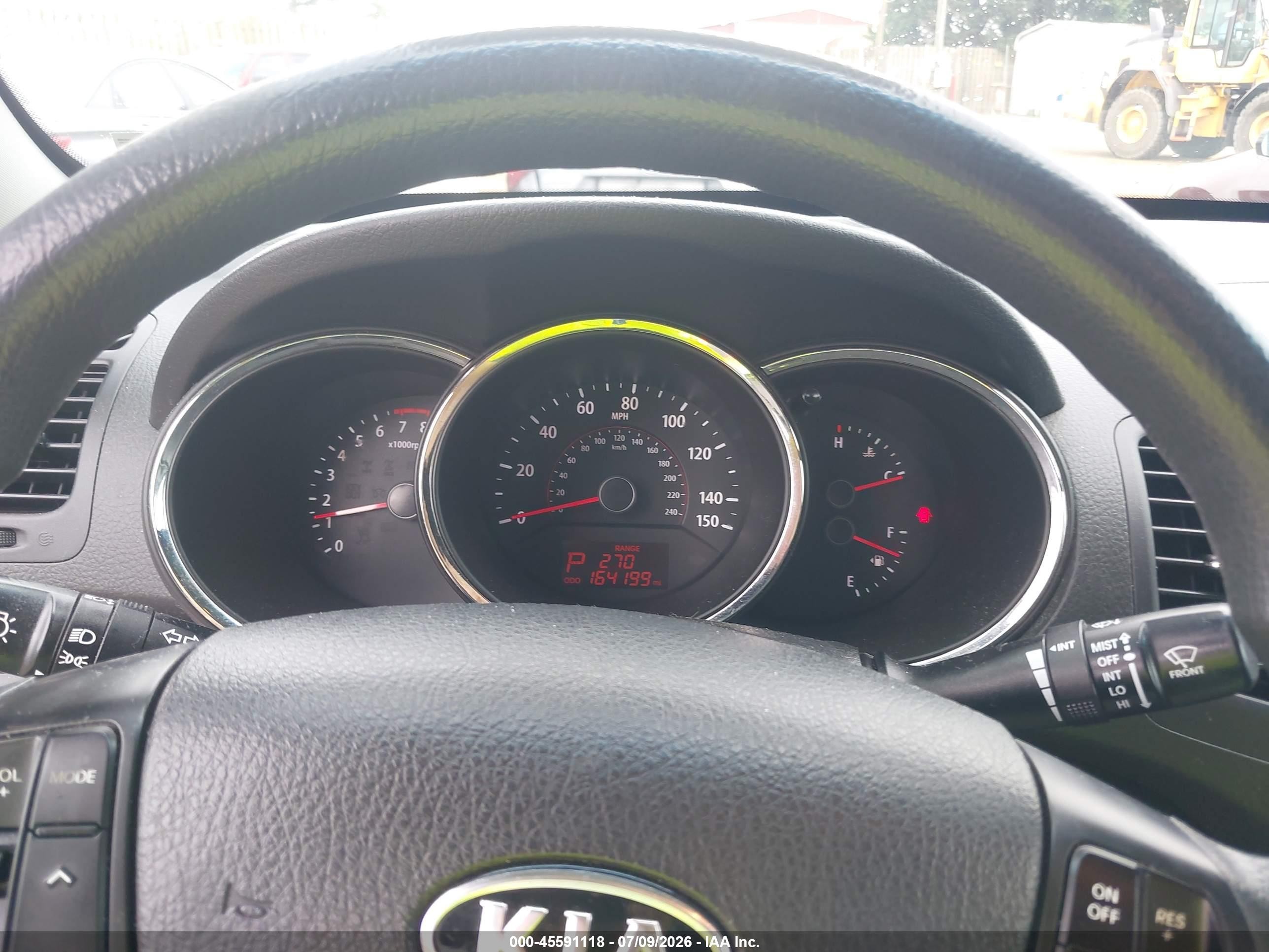2011 Kia Sorento Lx V6 White vin: 5XYKTDA22BG124212