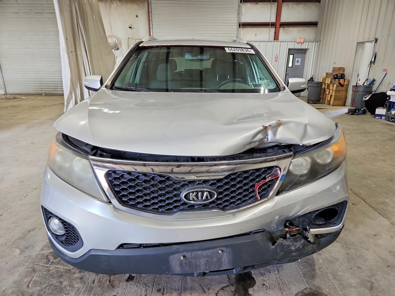 2012 Kia Sorento Lx Silver vin: 5XYKTDA22CG218611