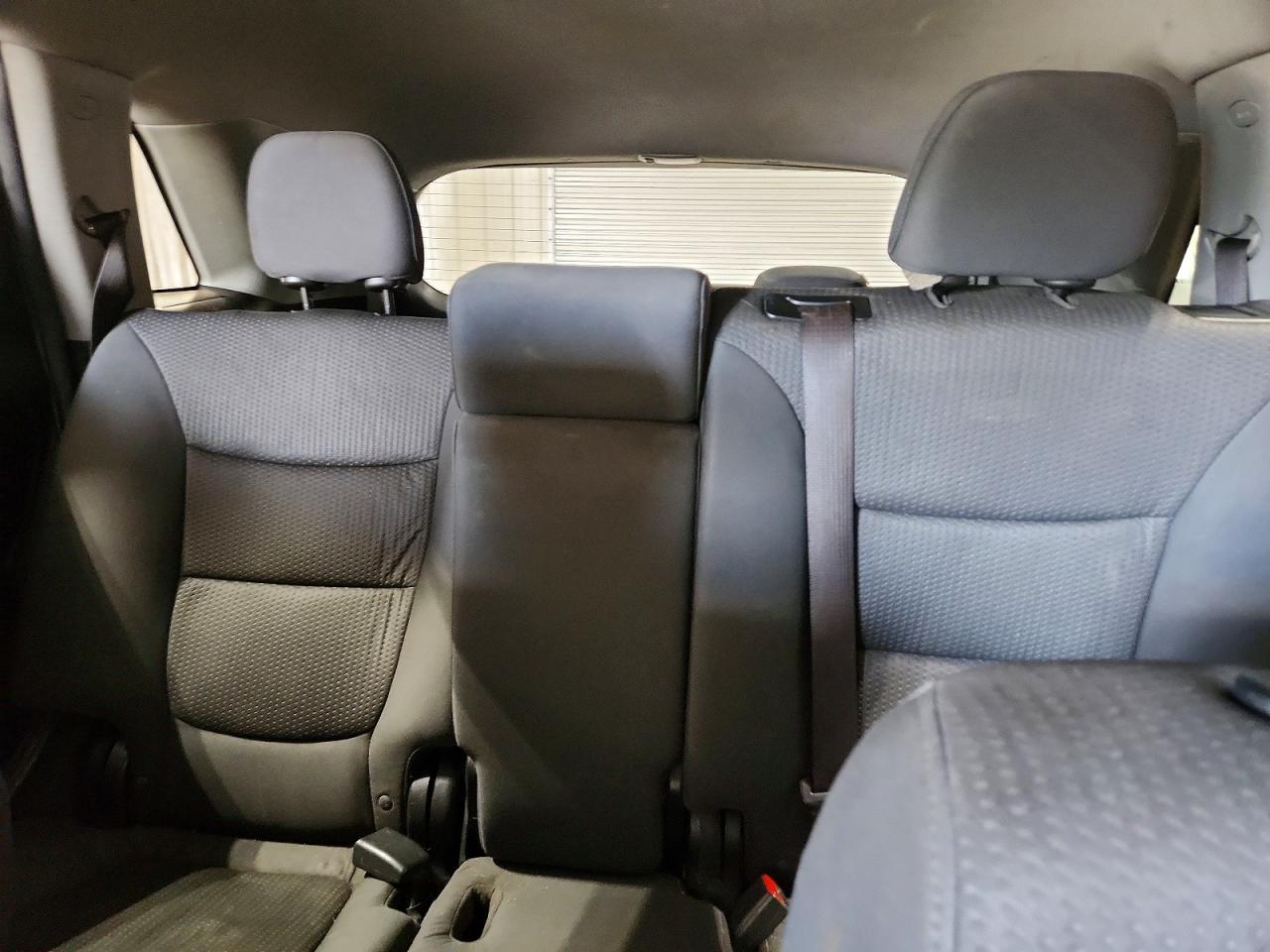 2012 Kia Sorento Lx Silver vin: 5XYKTDA22CG218611