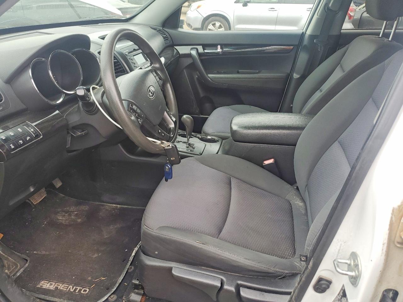 2012 Kia Sorento Lx White vin: 5XYKTDA22CG251012