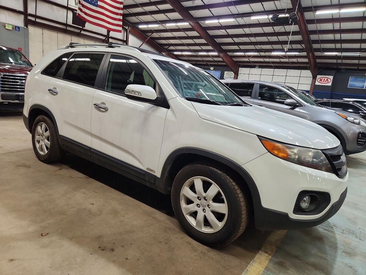 2013 Kia Sorento Lx White vin: 5XYKTDA22DG325594