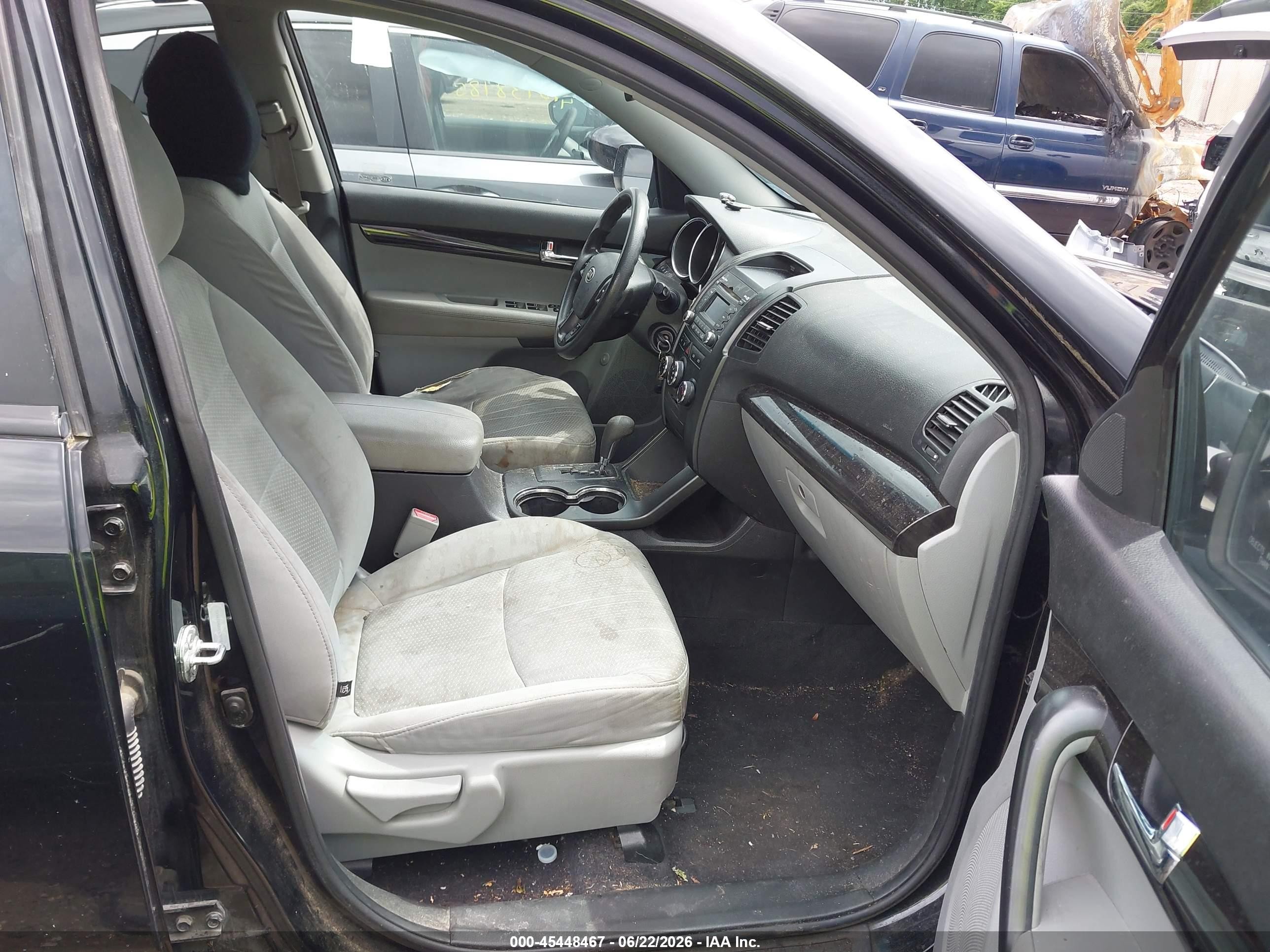 2013 Kia Sorento Lx V6 Black vin: 5XYKTDA22DG327510