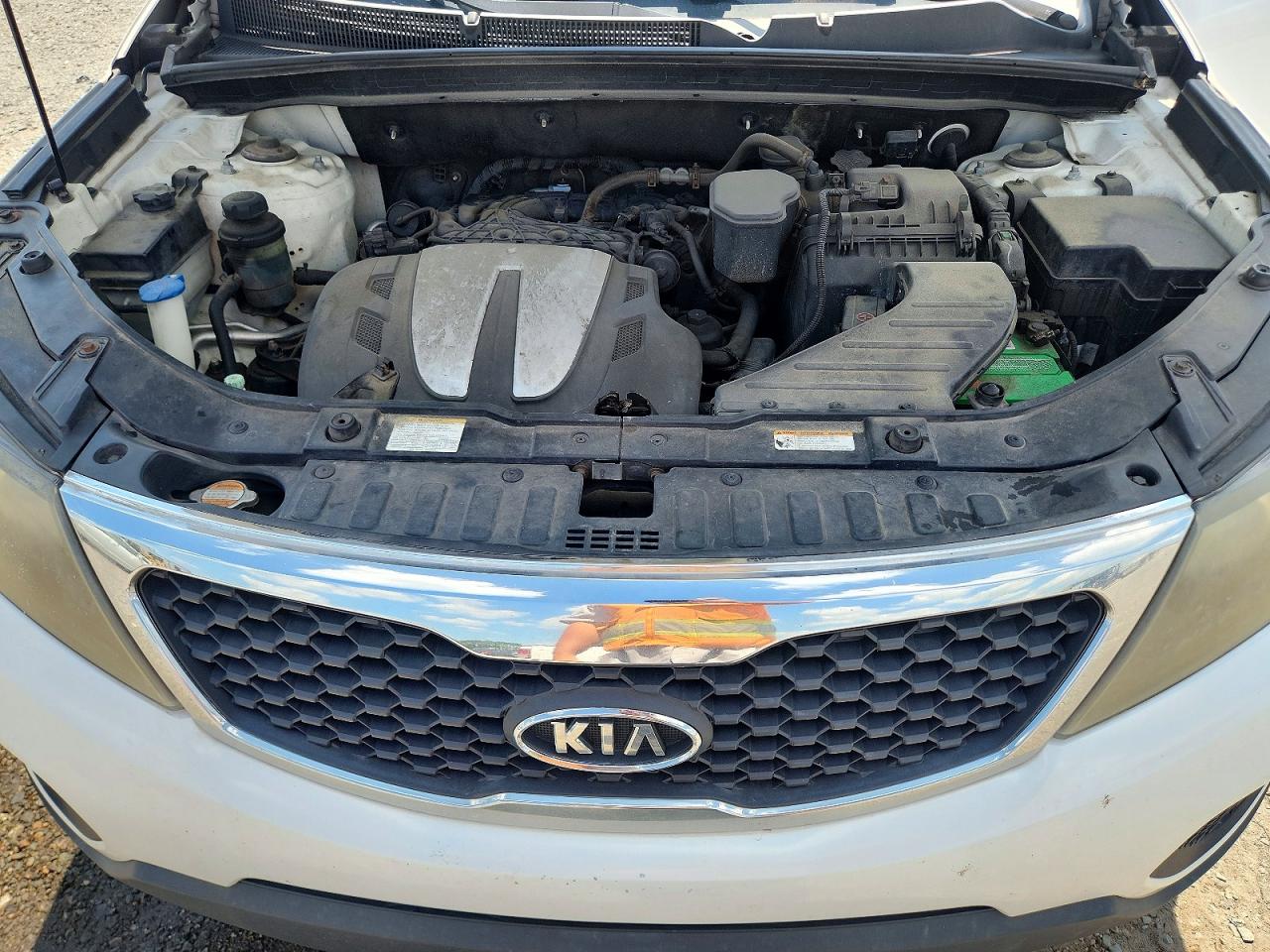 2011 Kia Sorento Lx White vin: 5XYKTDA23BG074016