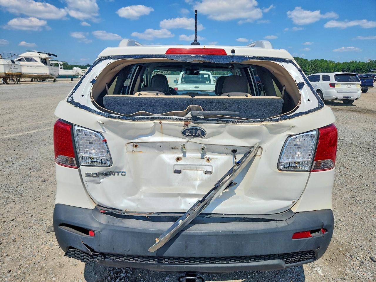 2011 Kia Sorento Lx White vin: 5XYKTDA23BG074016