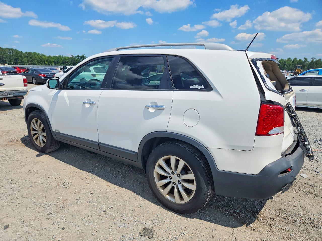 2011 Kia Sorento Lx White vin: 5XYKTDA23BG074016