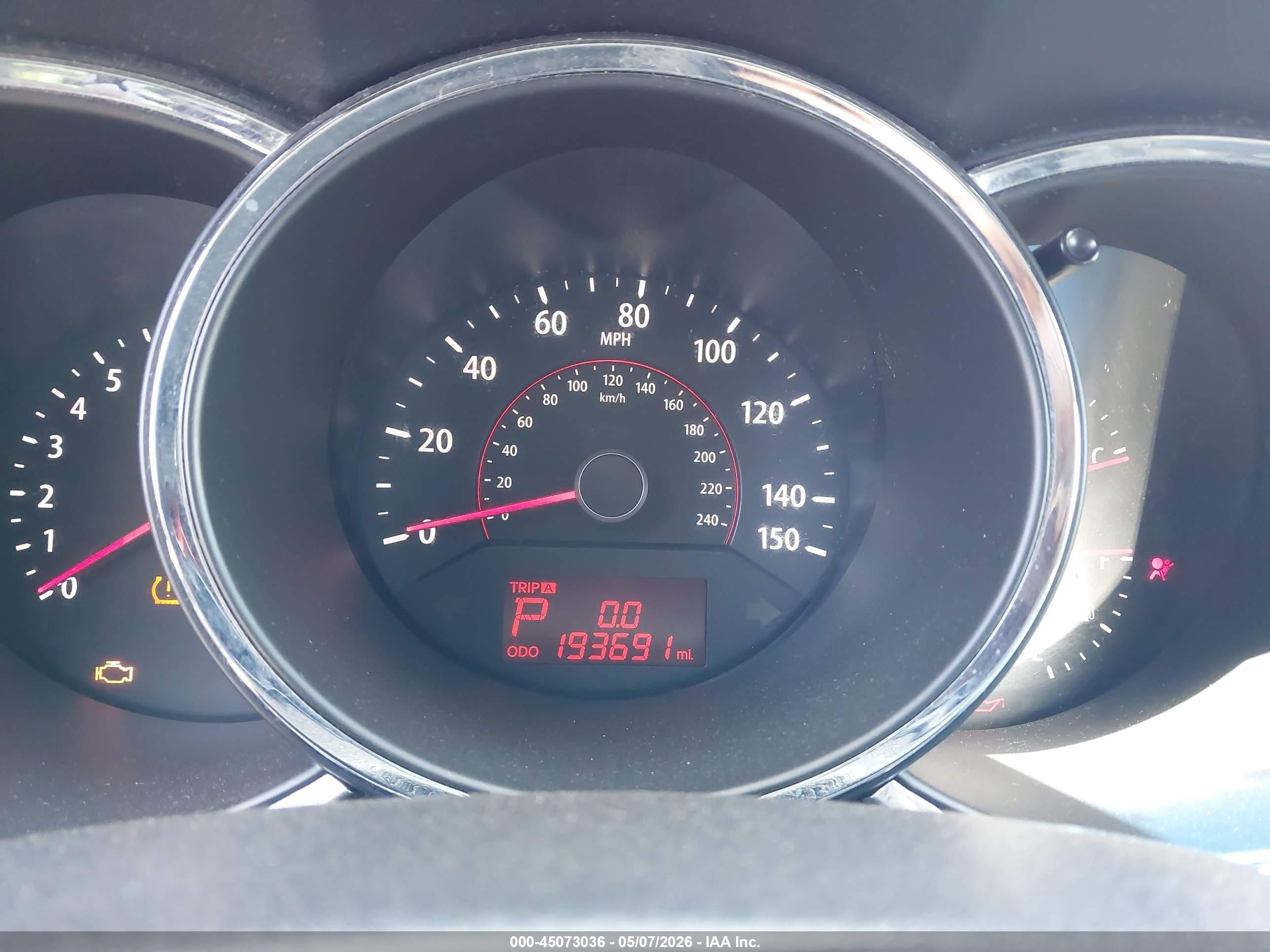 2011 Kia Sorento Lx V6 Серебряный vin: 5XYKTDA23BG107824