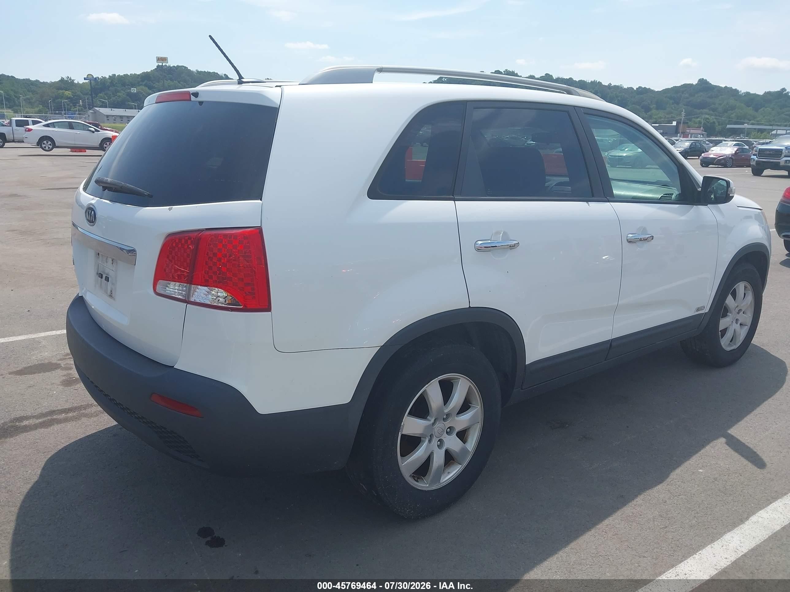 2011 Kia Sorento Lx V6 Белый vin: 5XYKTDA23BG108617