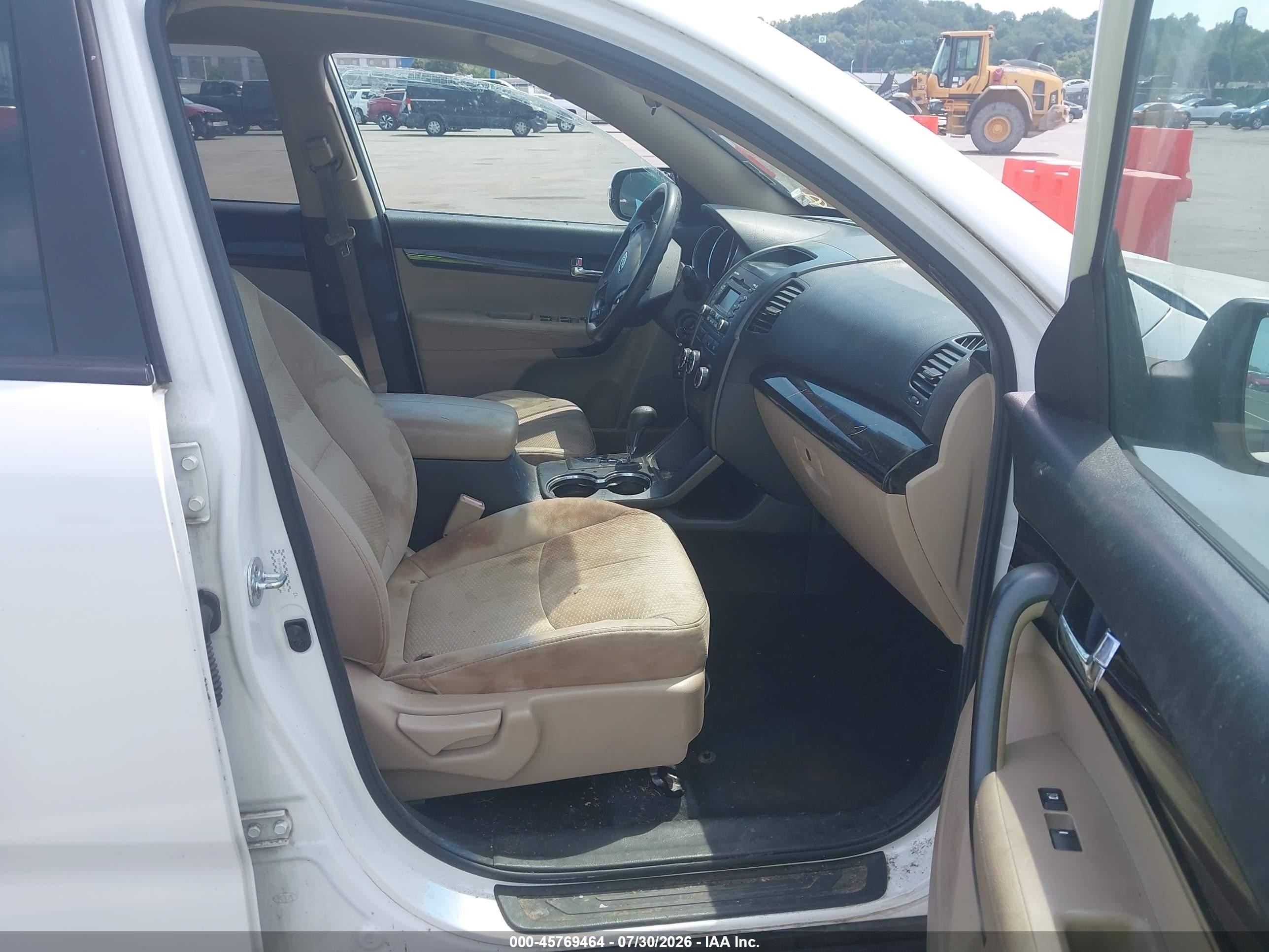 2011 Kia Sorento Lx V6 Белый vin: 5XYKTDA23BG108617
