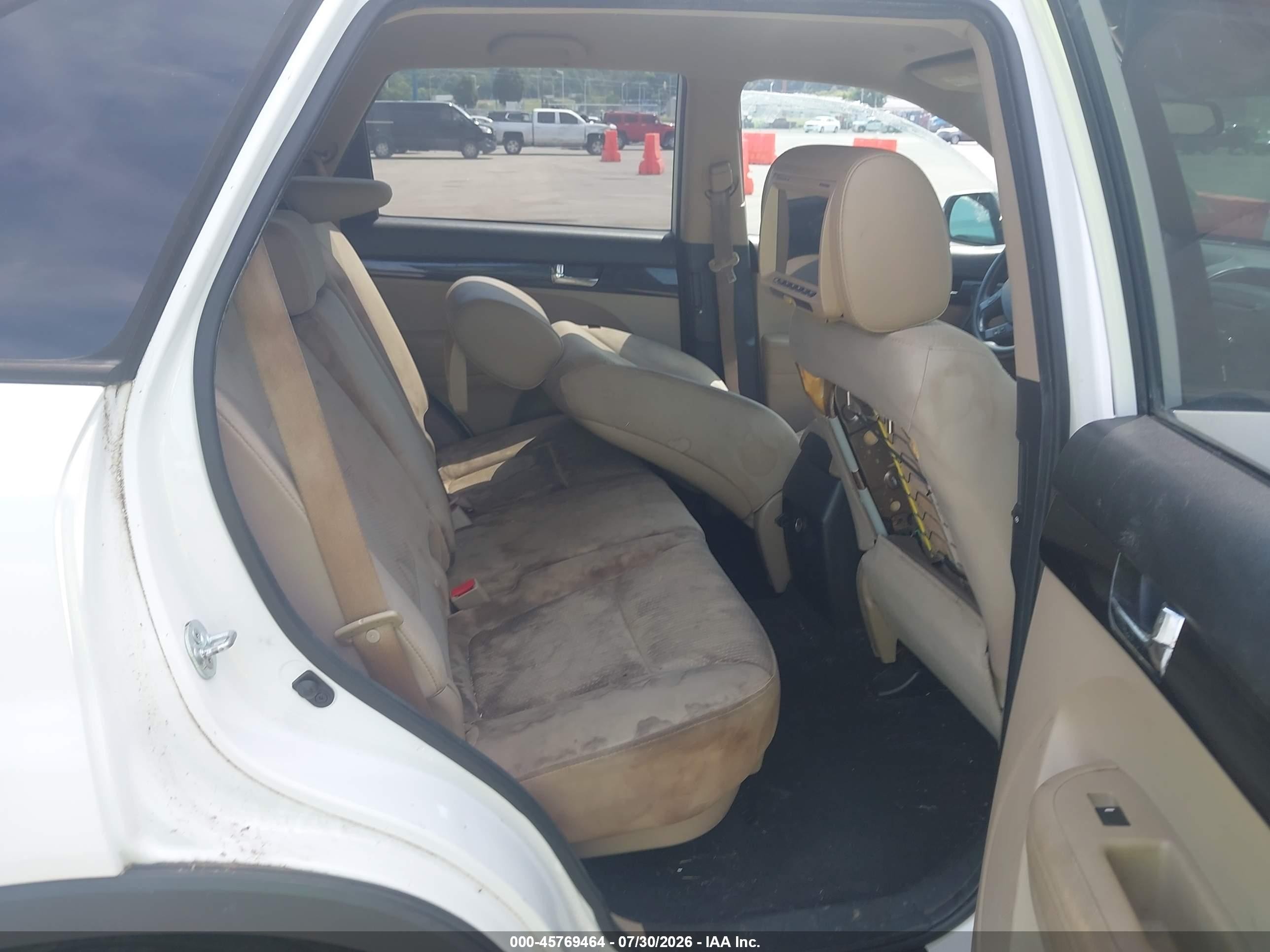 2011 Kia Sorento Lx V6 Белый vin: 5XYKTDA23BG108617