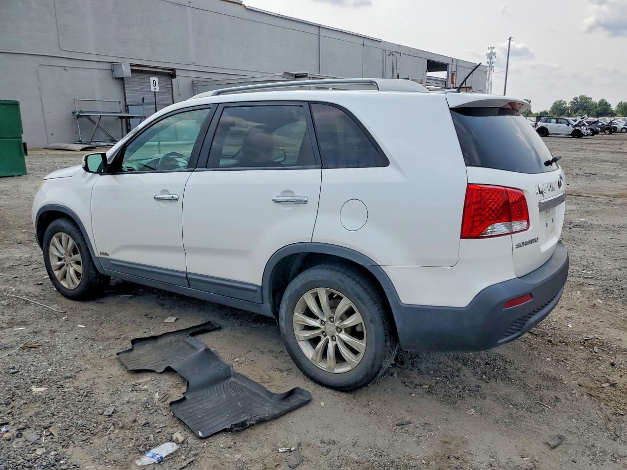 2011 Kia Sorento Lx Белый vin: 5XYKTDA23BG178439