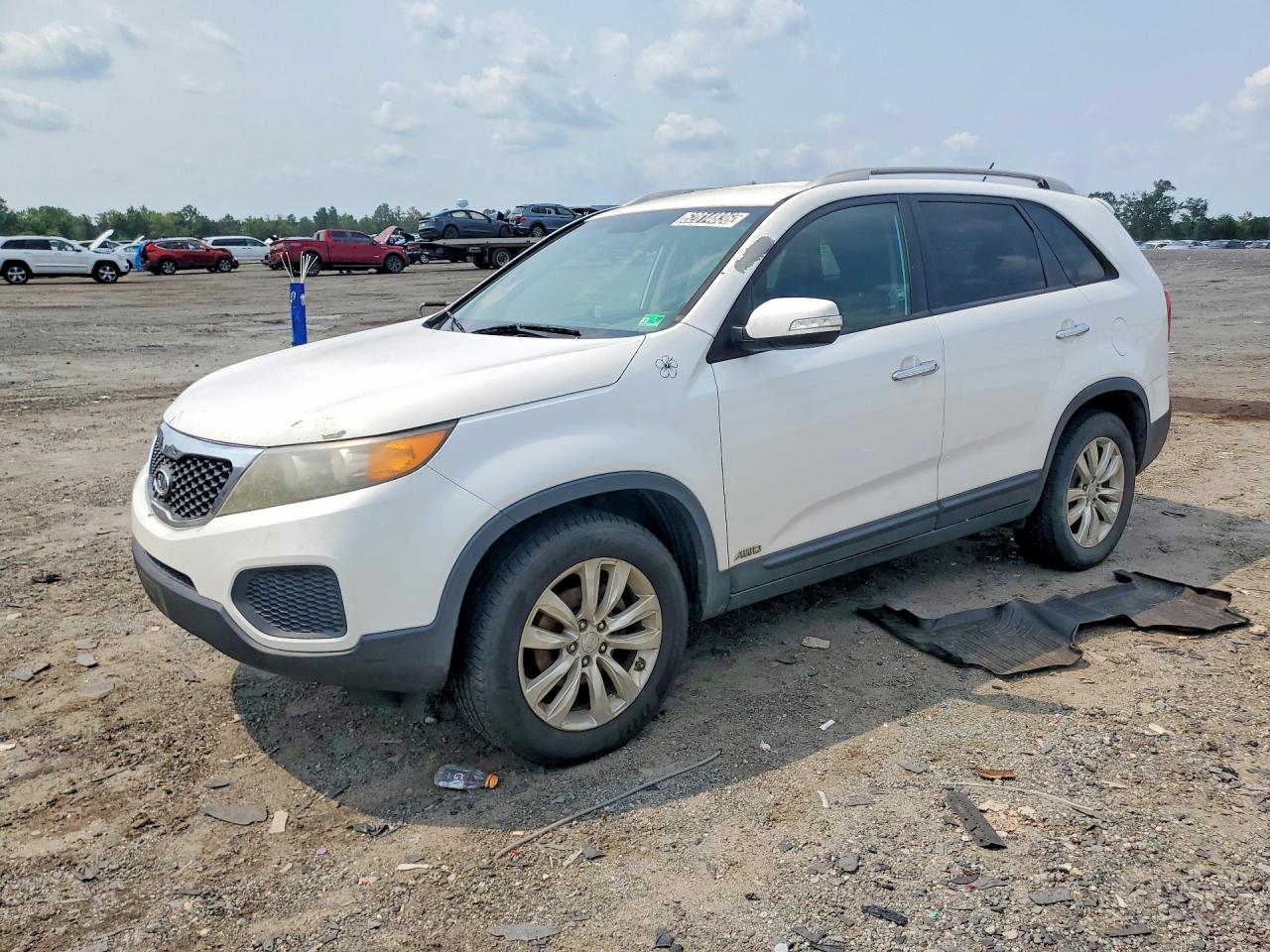 2011 Kia Sorento Lx Белый vin: 5XYKTDA23BG178439