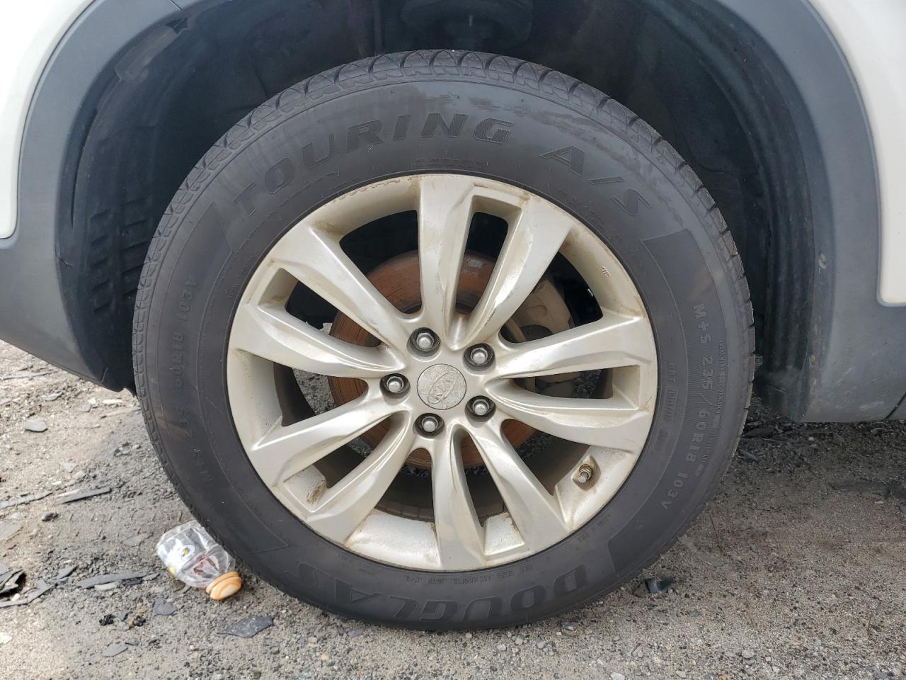2011 Kia Sorento Lx Белый vin: 5XYKTDA23BG178439 Damage: Left Front Wheel, Curb Rash, > 12 Inches