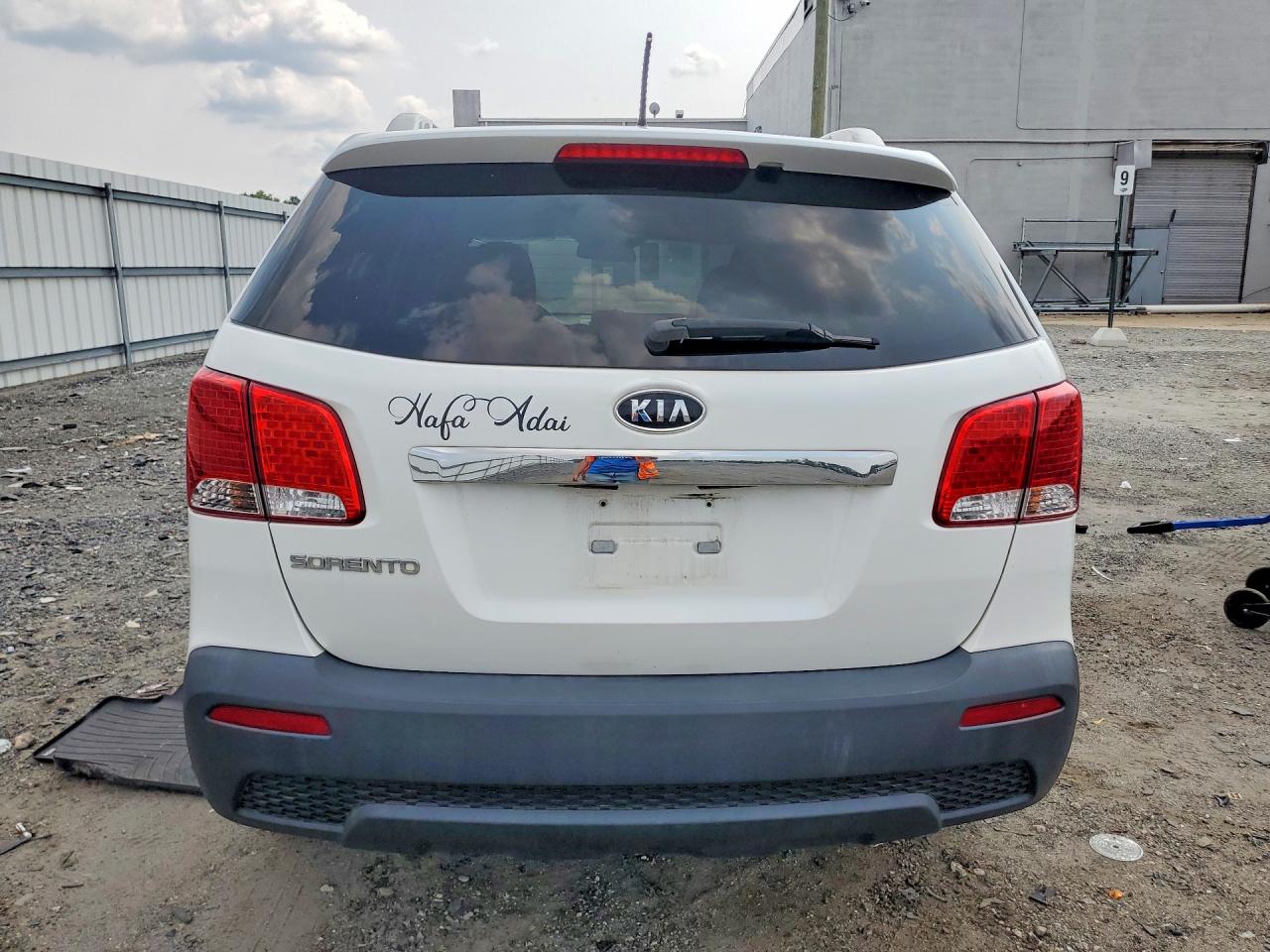 2011 Kia Sorento Lx Белый vin: 5XYKTDA23BG178439