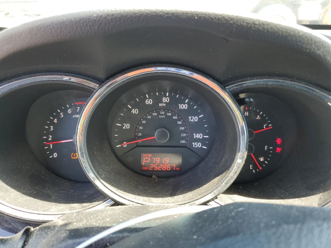 2011 Kia Sorento Lx Белый vin: 5XYKTDA23BG178439 Damage: Warning Light - Air Bag, On, Unacceptable