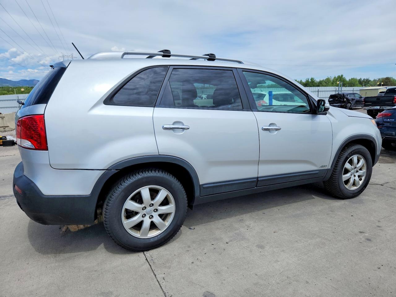 2013 Kia Sorento Lx Silver vin: 5XYKTDA23DG347555