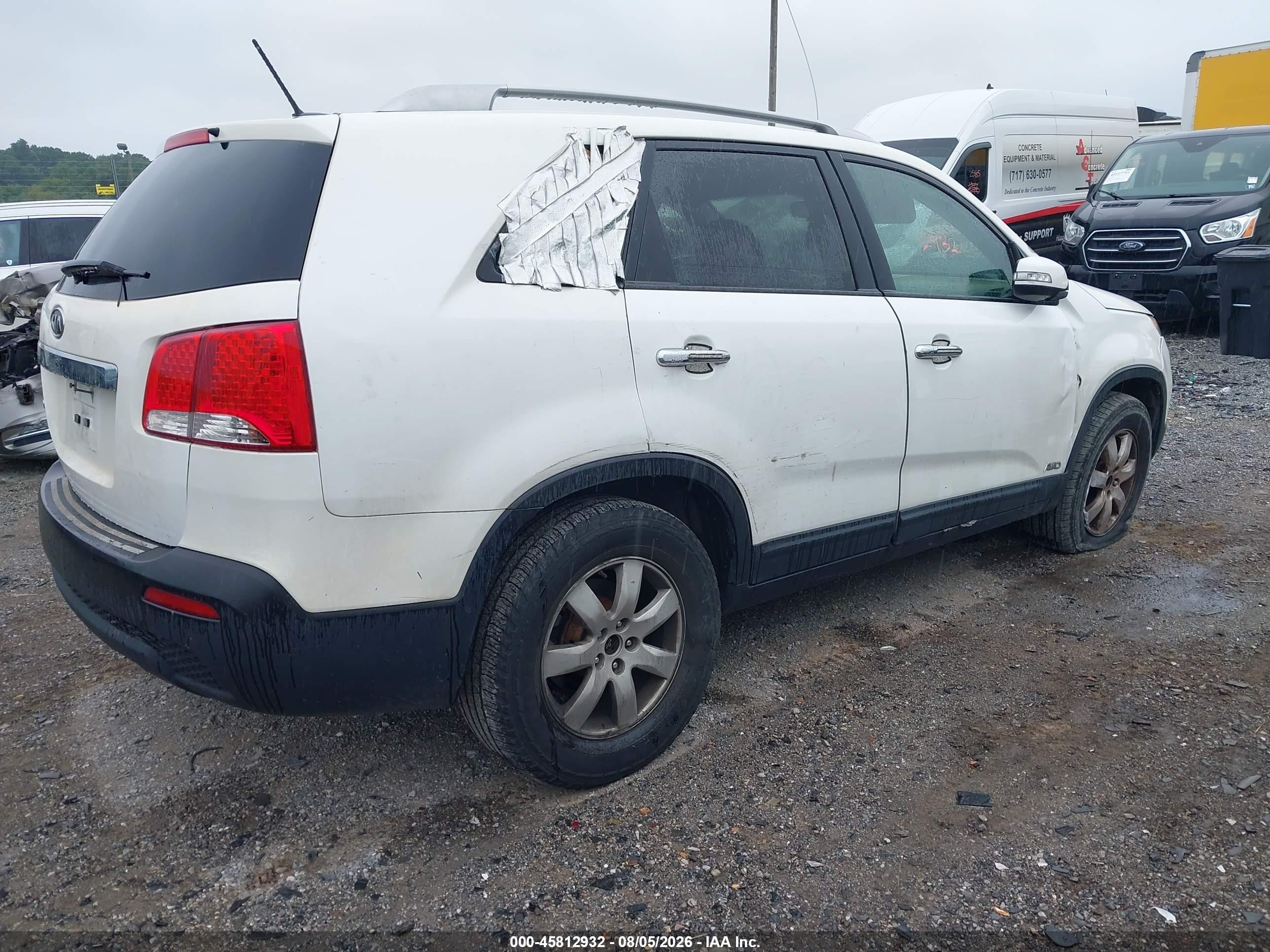 2013 Kia Sorento Lx V6 White vin: 5XYKTDA23DG364940