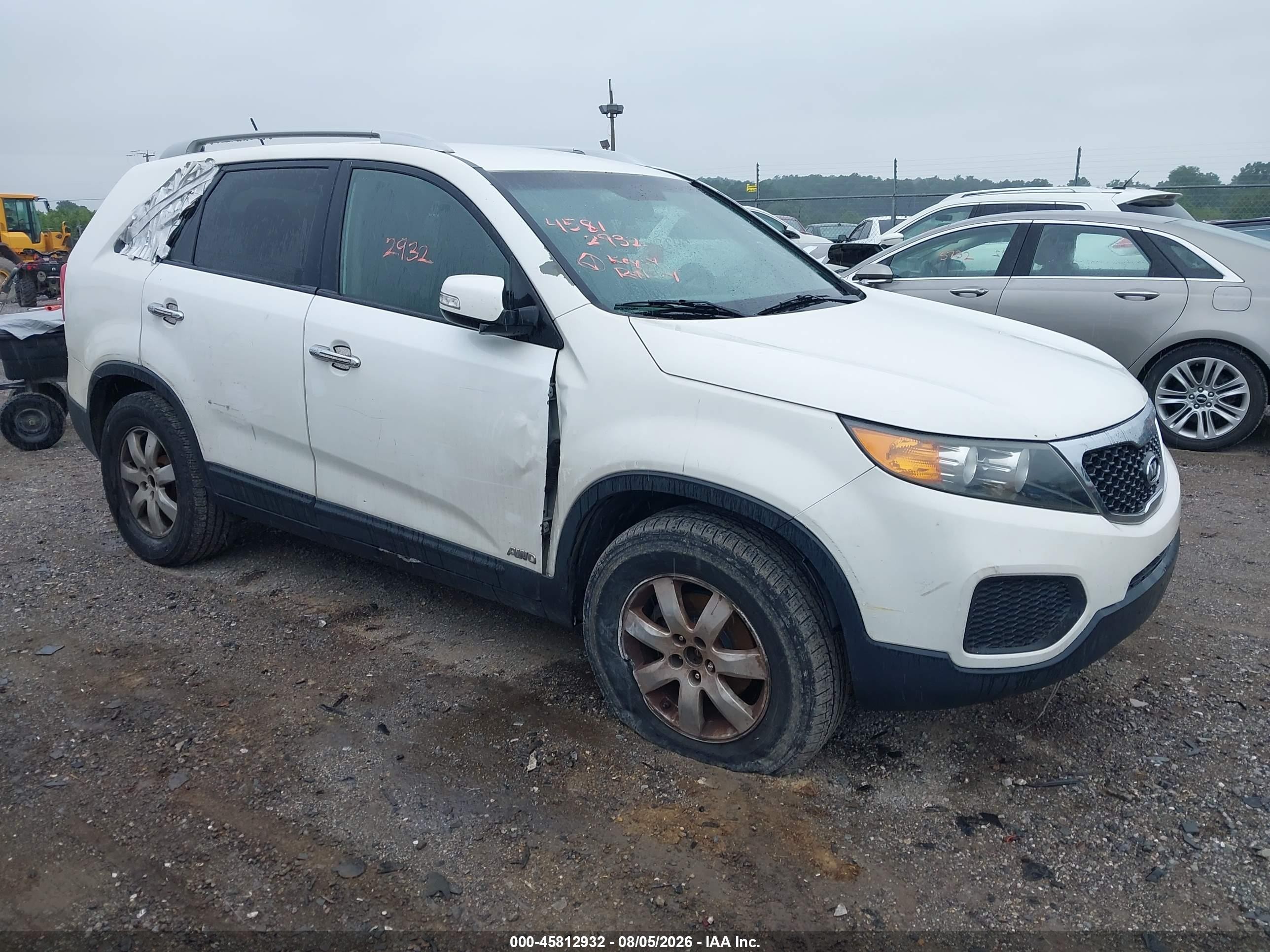 2013 Kia Sorento Lx V6 White vin: 5XYKTDA23DG364940