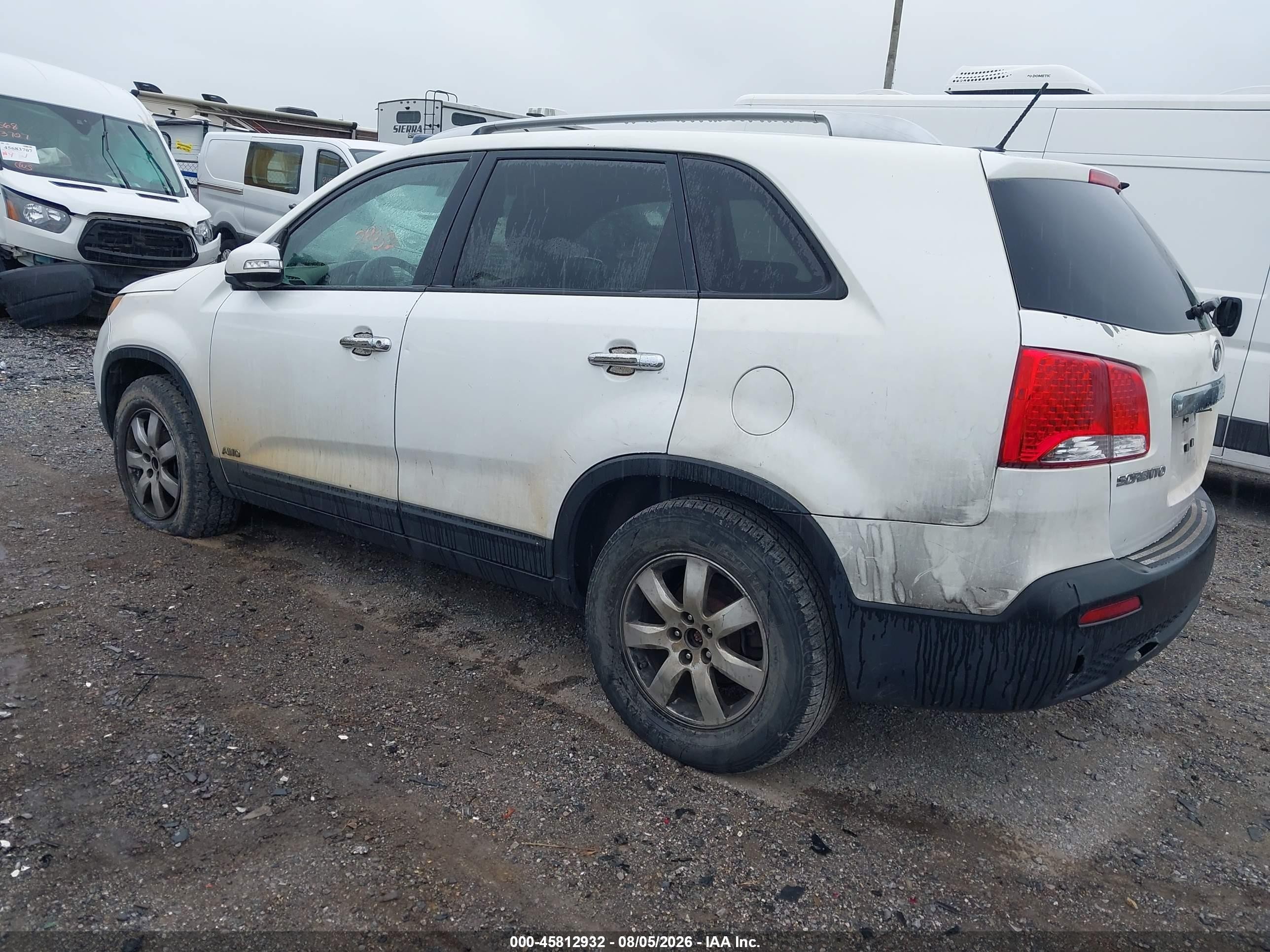 2013 Kia Sorento Lx V6 White vin: 5XYKTDA23DG364940