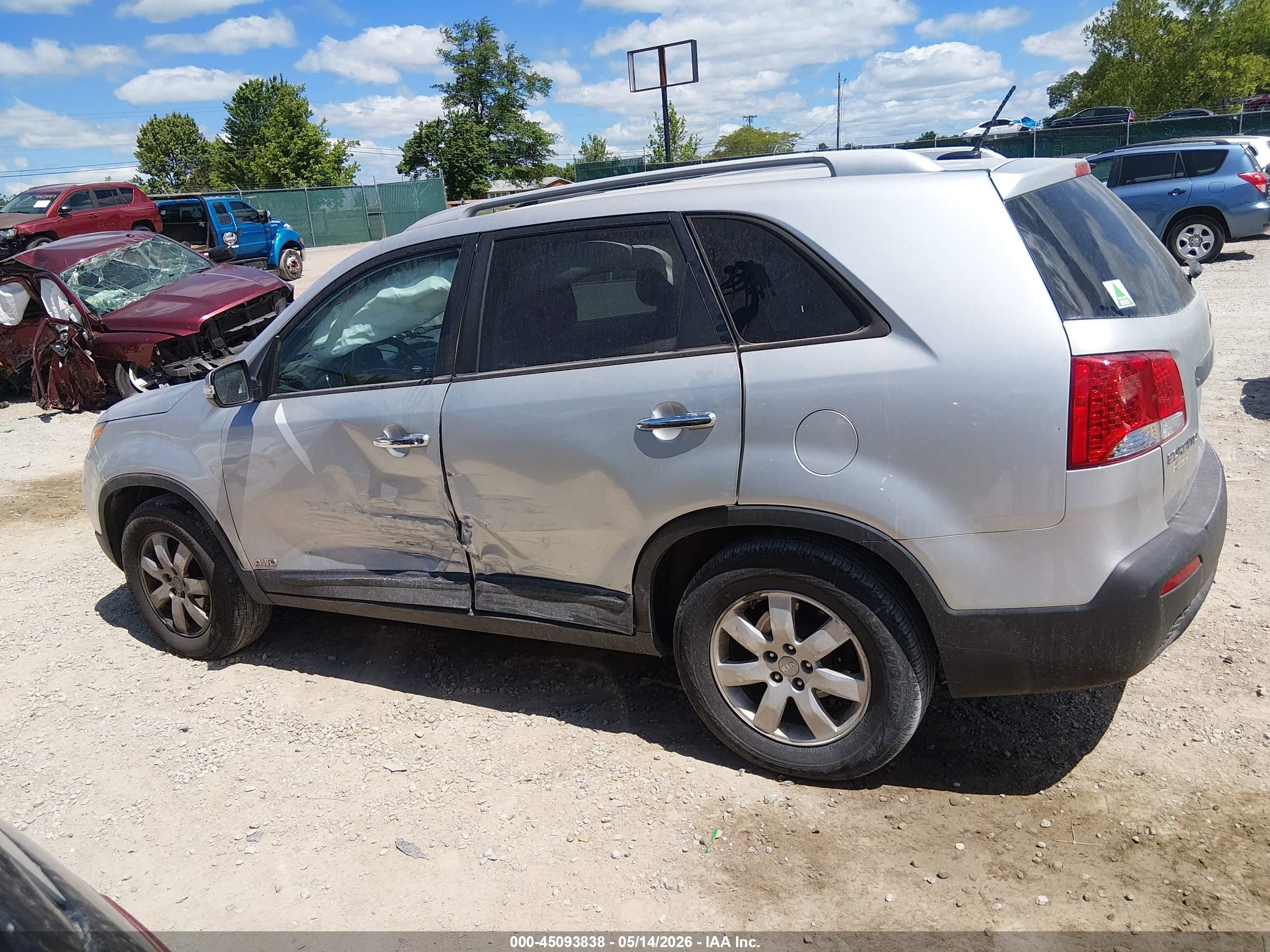 2013 Kia Sorento Lx V6 Серый vin: 5XYKTDA23DG375940