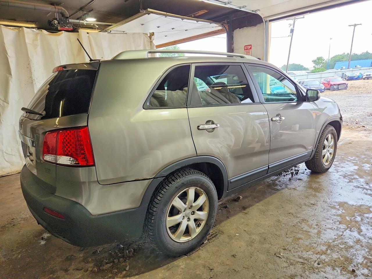 2013 Kia Sorento Lx Gray vin: 5XYKTDA23DG386128