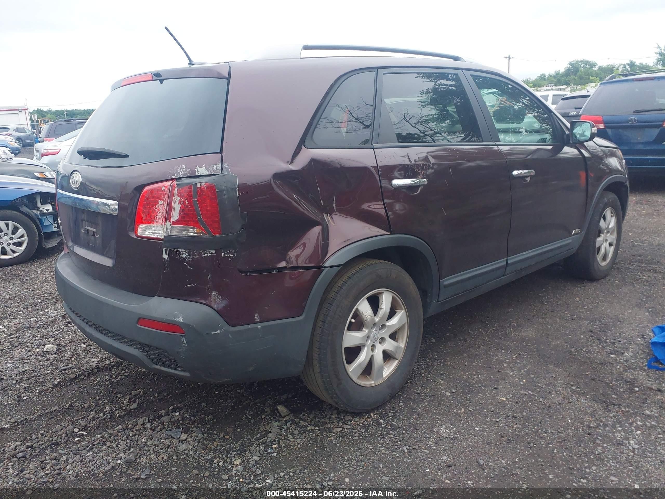 2011 Kia Sorento Lx V6 Burgundy vin: 5XYKTDA24BG166090