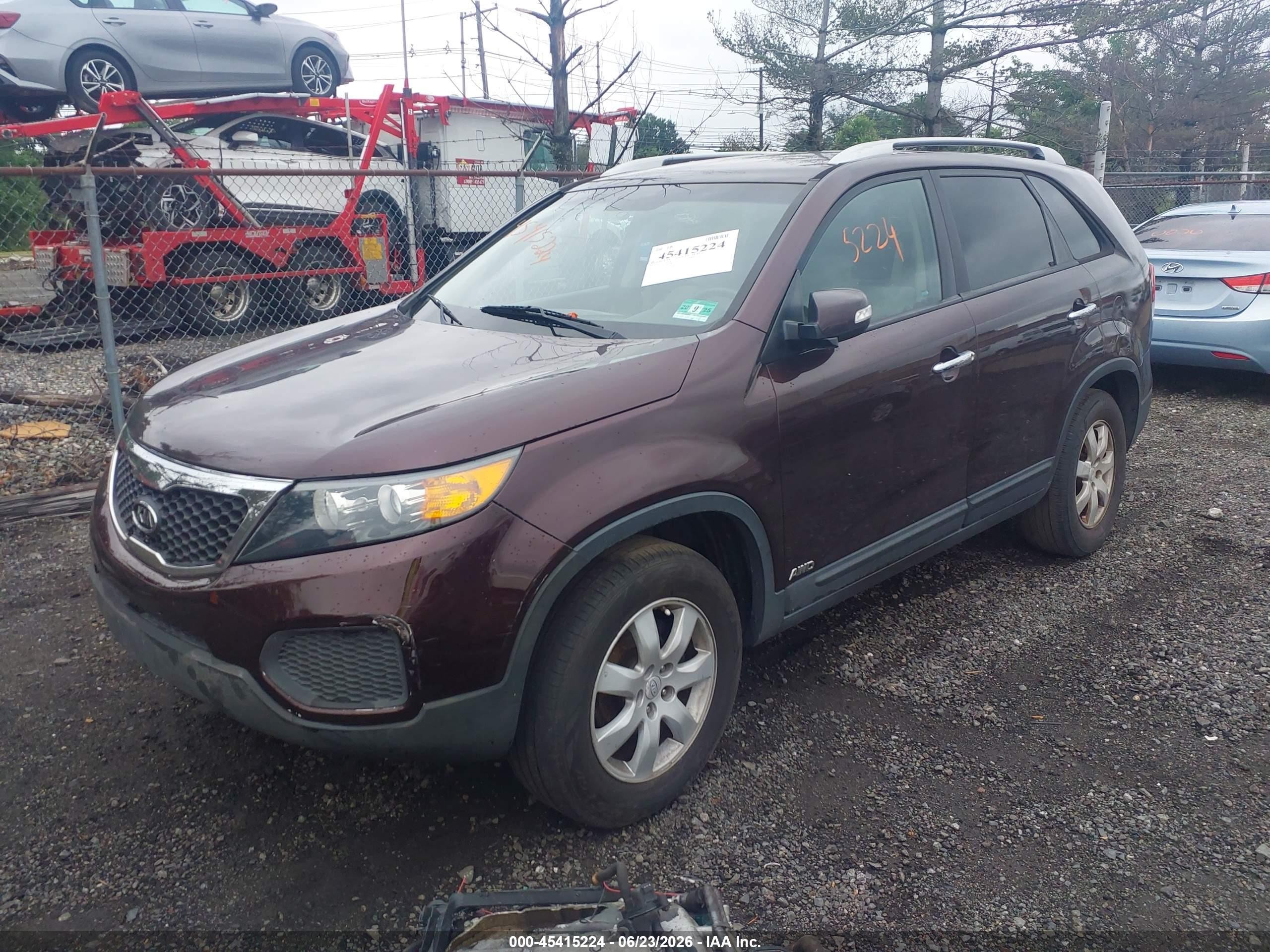2011 Kia Sorento Lx V6 Burgundy vin: 5XYKTDA24BG166090