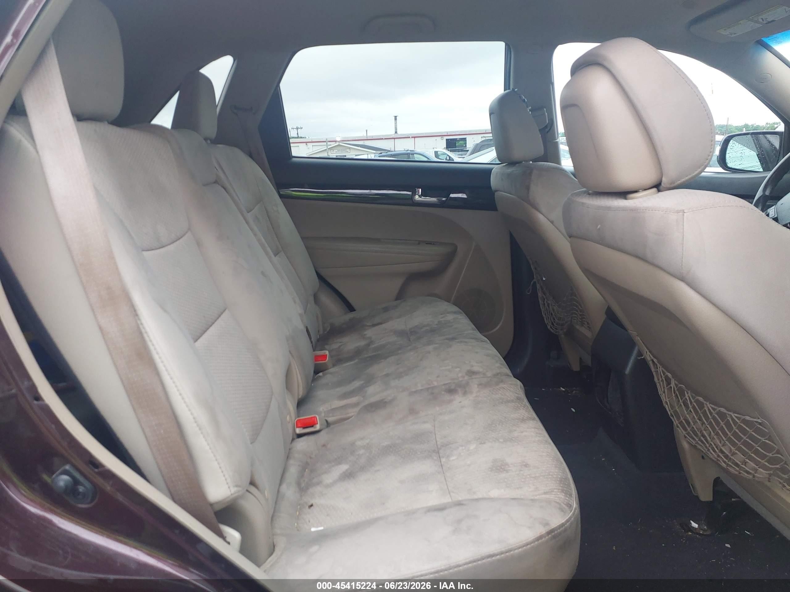 2011 Kia Sorento Lx V6 Burgundy vin: 5XYKTDA24BG166090