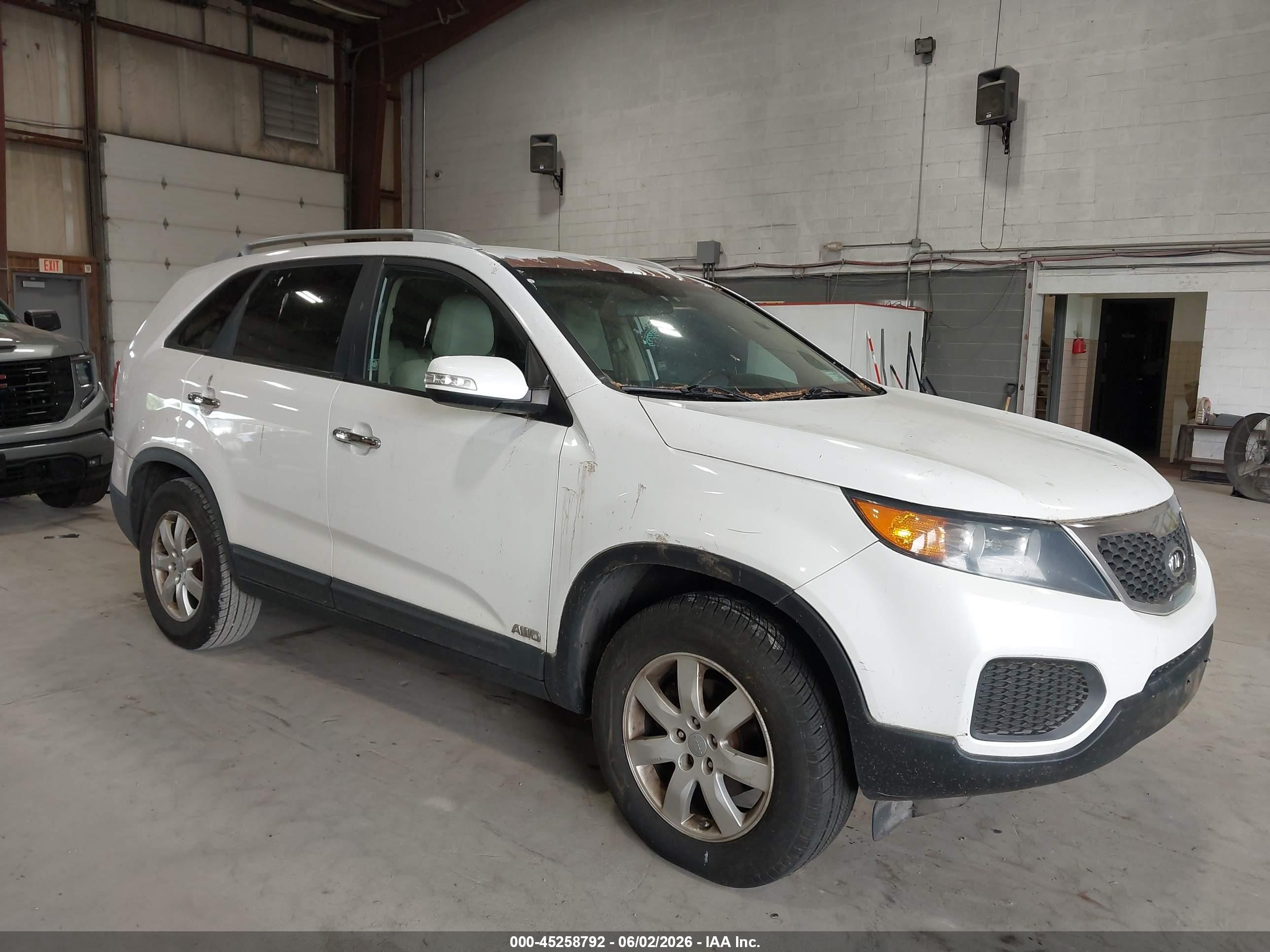 2012 Kia Sorento Lx V6 Белый vin: 5XYKTDA24CG286960