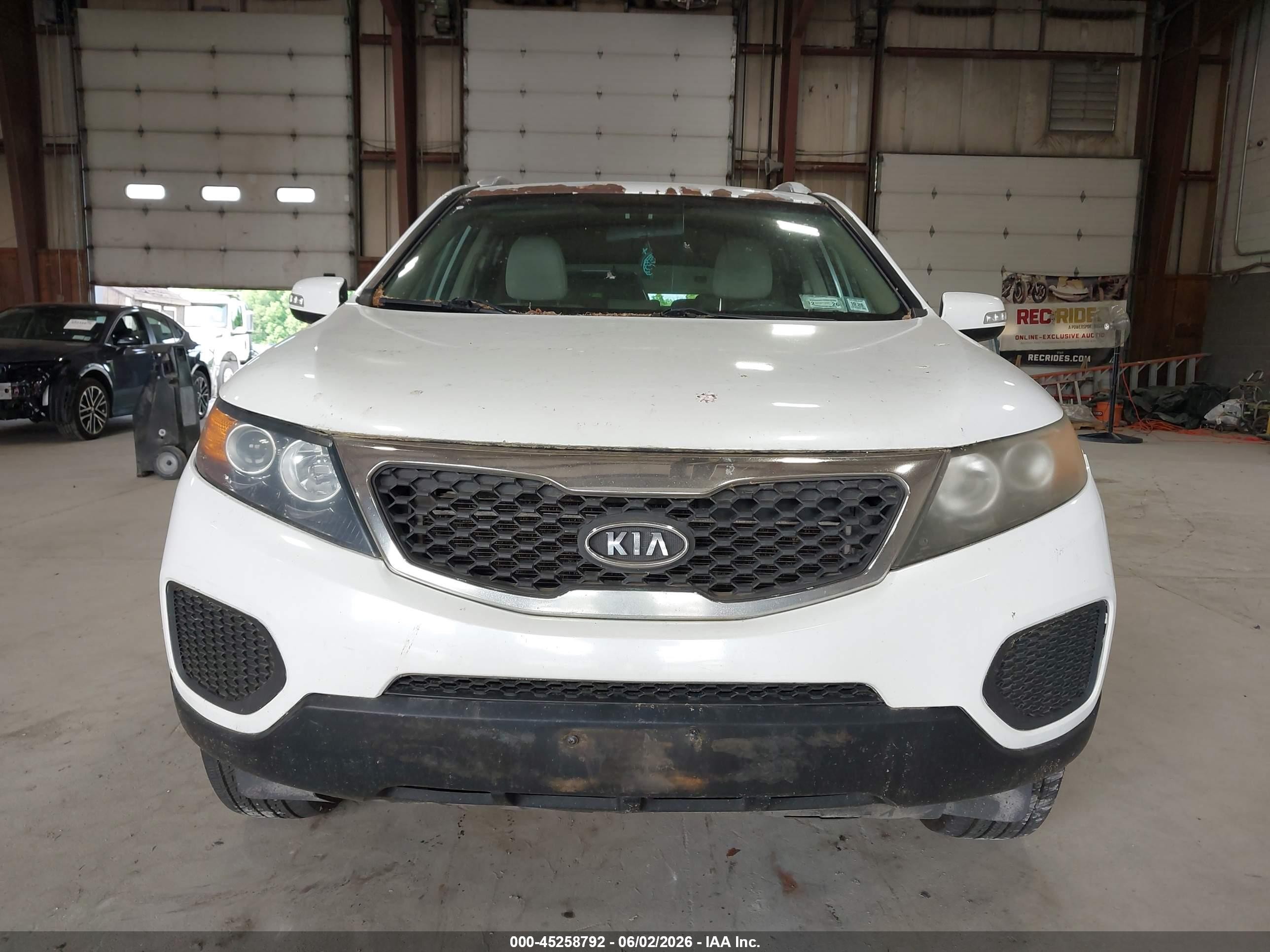 2012 Kia Sorento Lx V6 Белый vin: 5XYKTDA24CG286960
