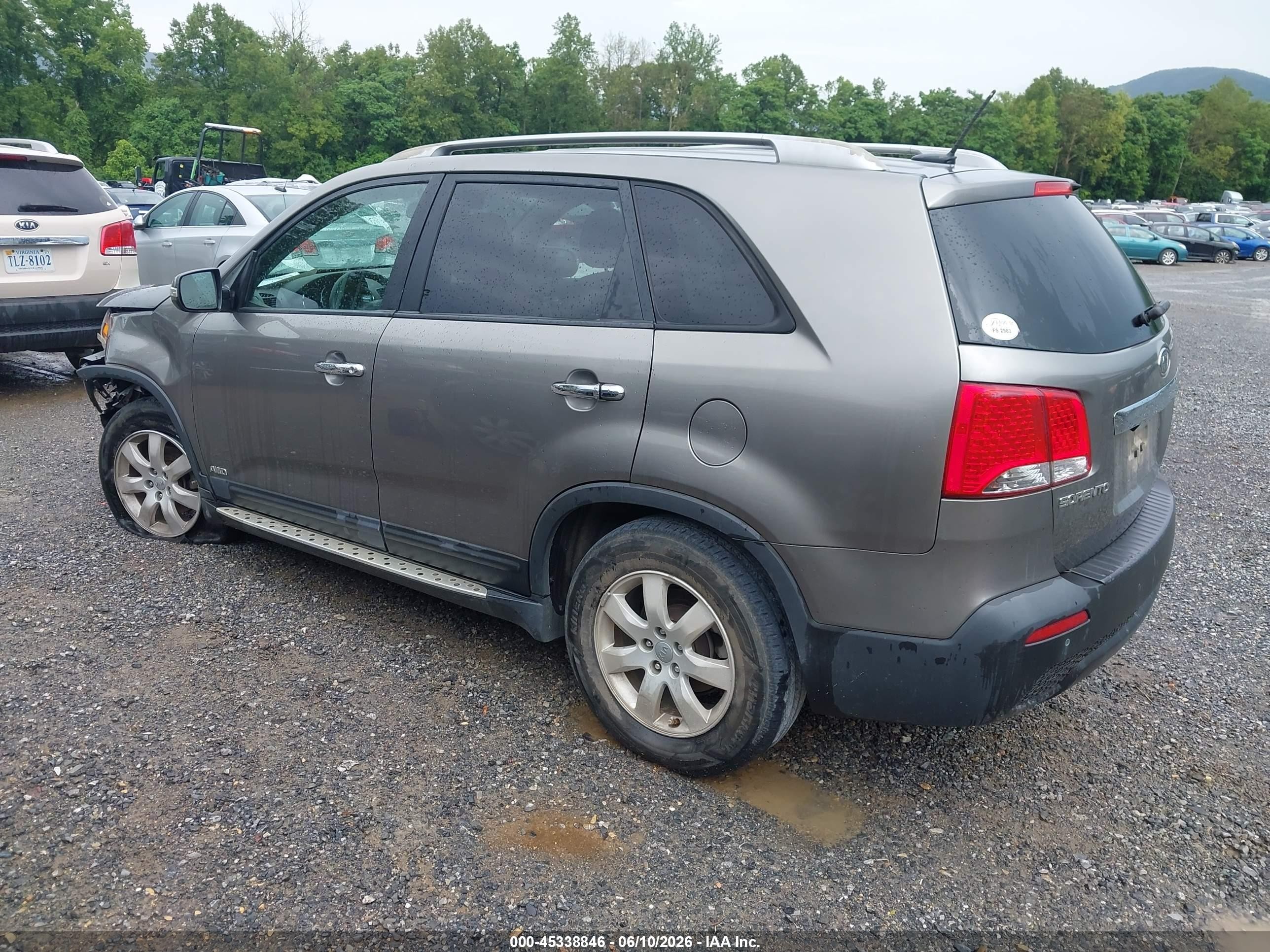 2013 Kia Sorento Lx V6 Gray vin: 5XYKTDA24DG324379
