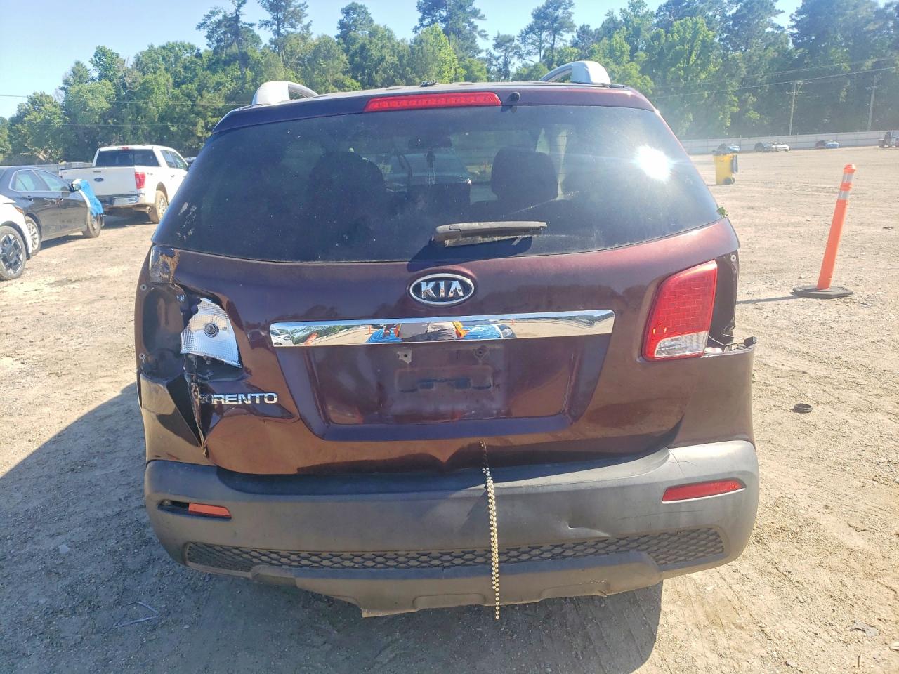 2013 Kia Sorento Lx Burgundy vin: 5XYKTDA24DG338833