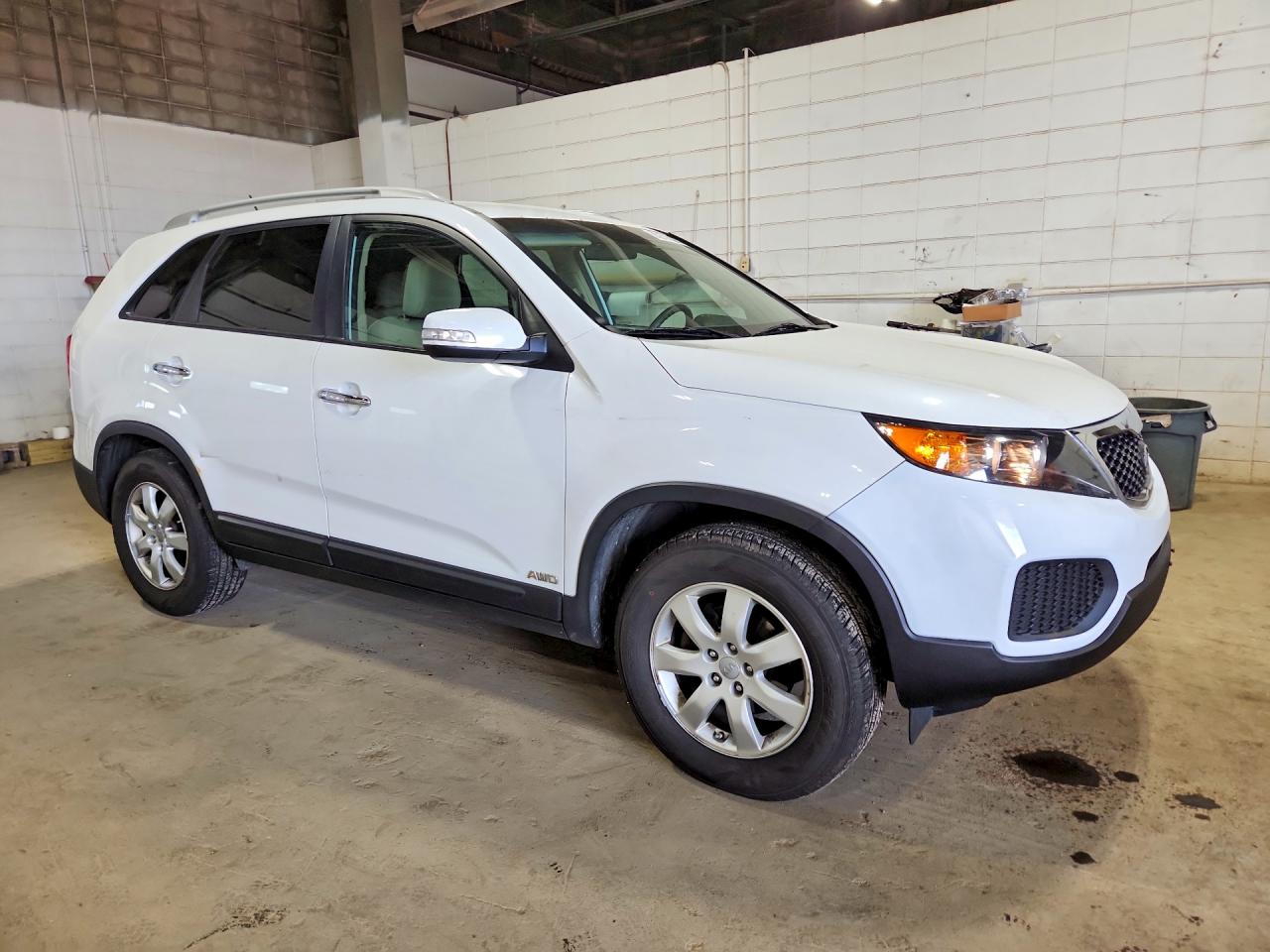 2013 Kia Sorento Lx White vin: 5XYKTDA24DG404054