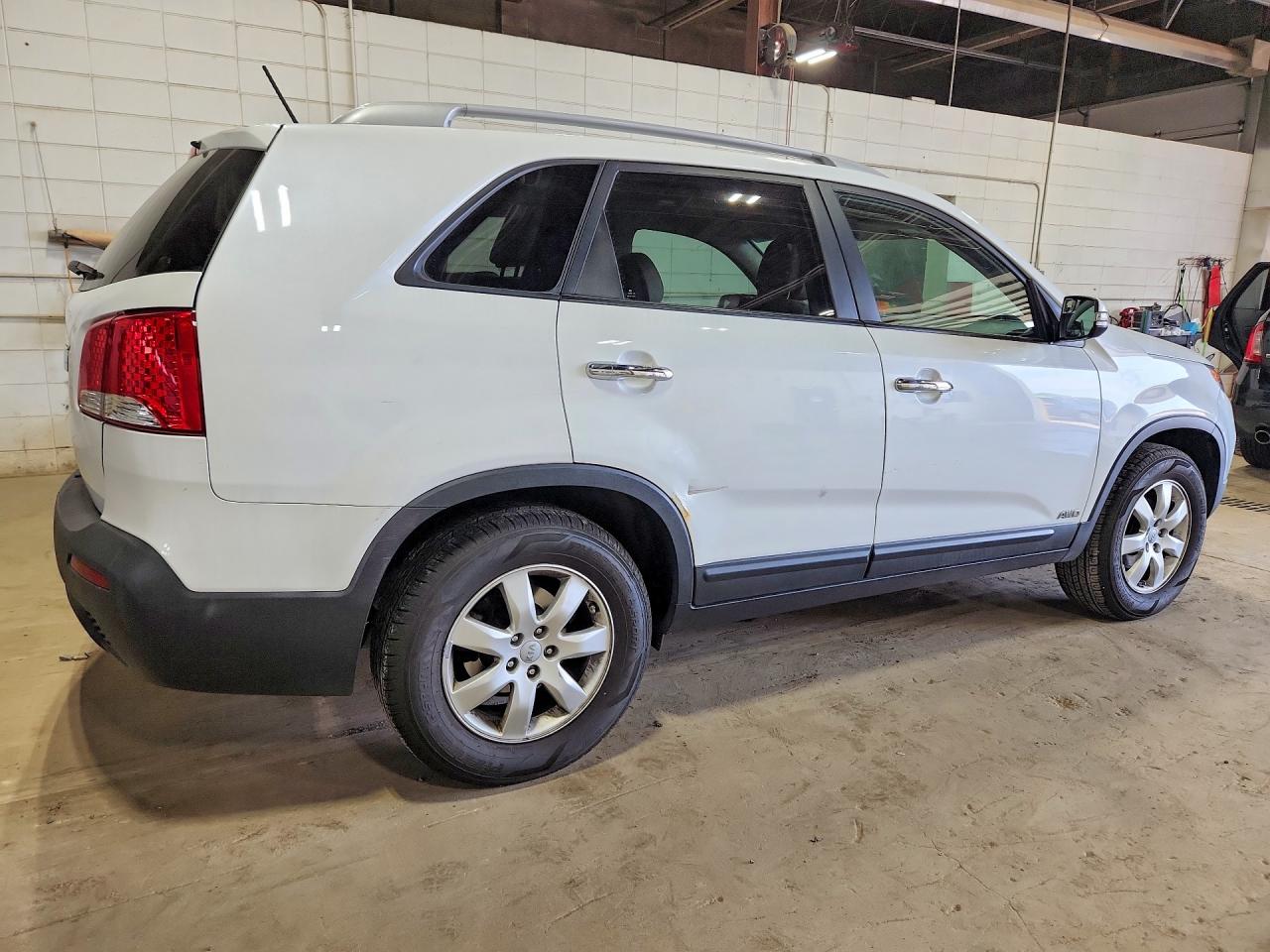2013 Kia Sorento Lx White vin: 5XYKTDA24DG404054