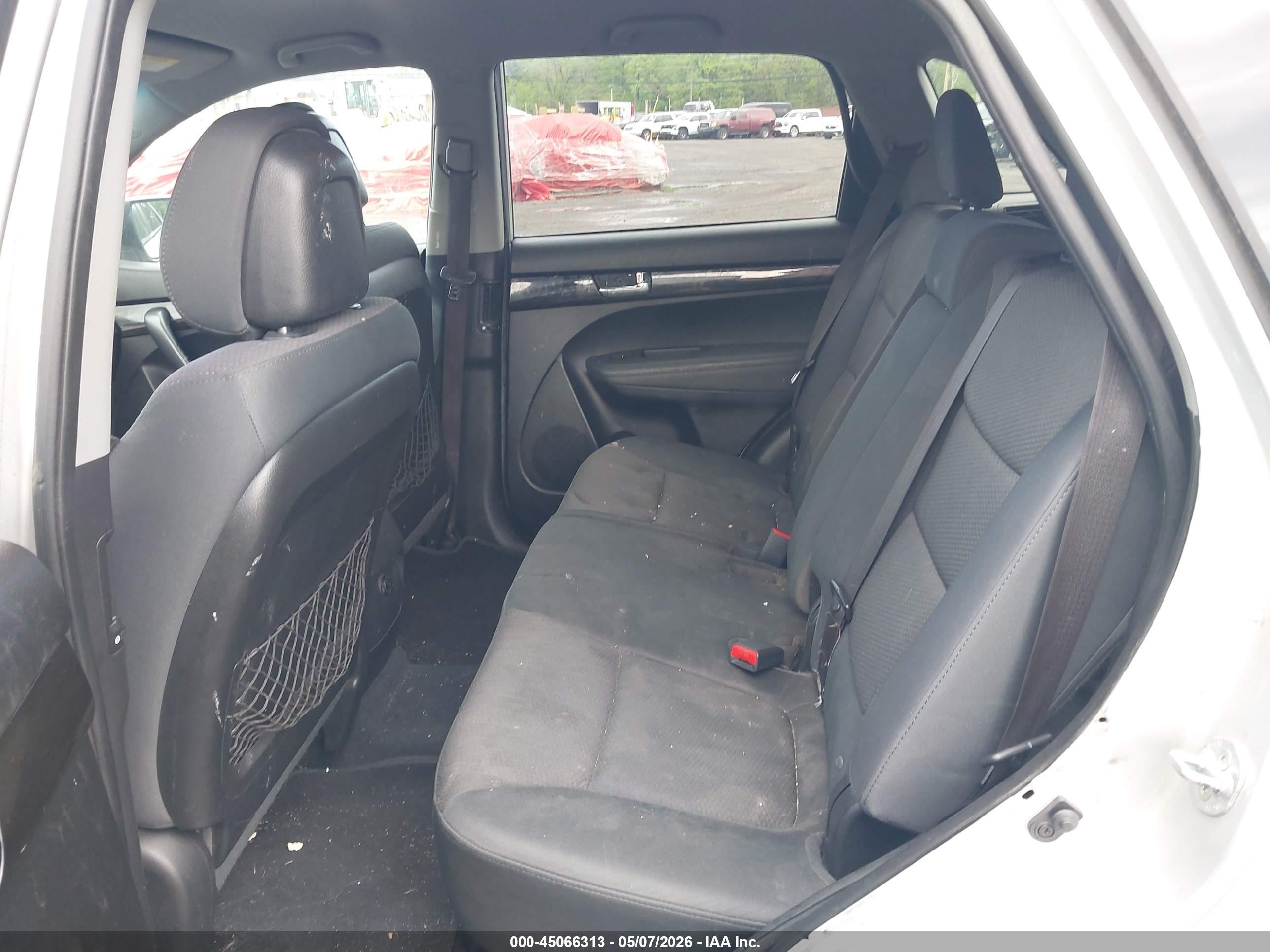 2011 Kia Sorento Lx V6 Серебряный vin: 5XYKTDA25BG107503