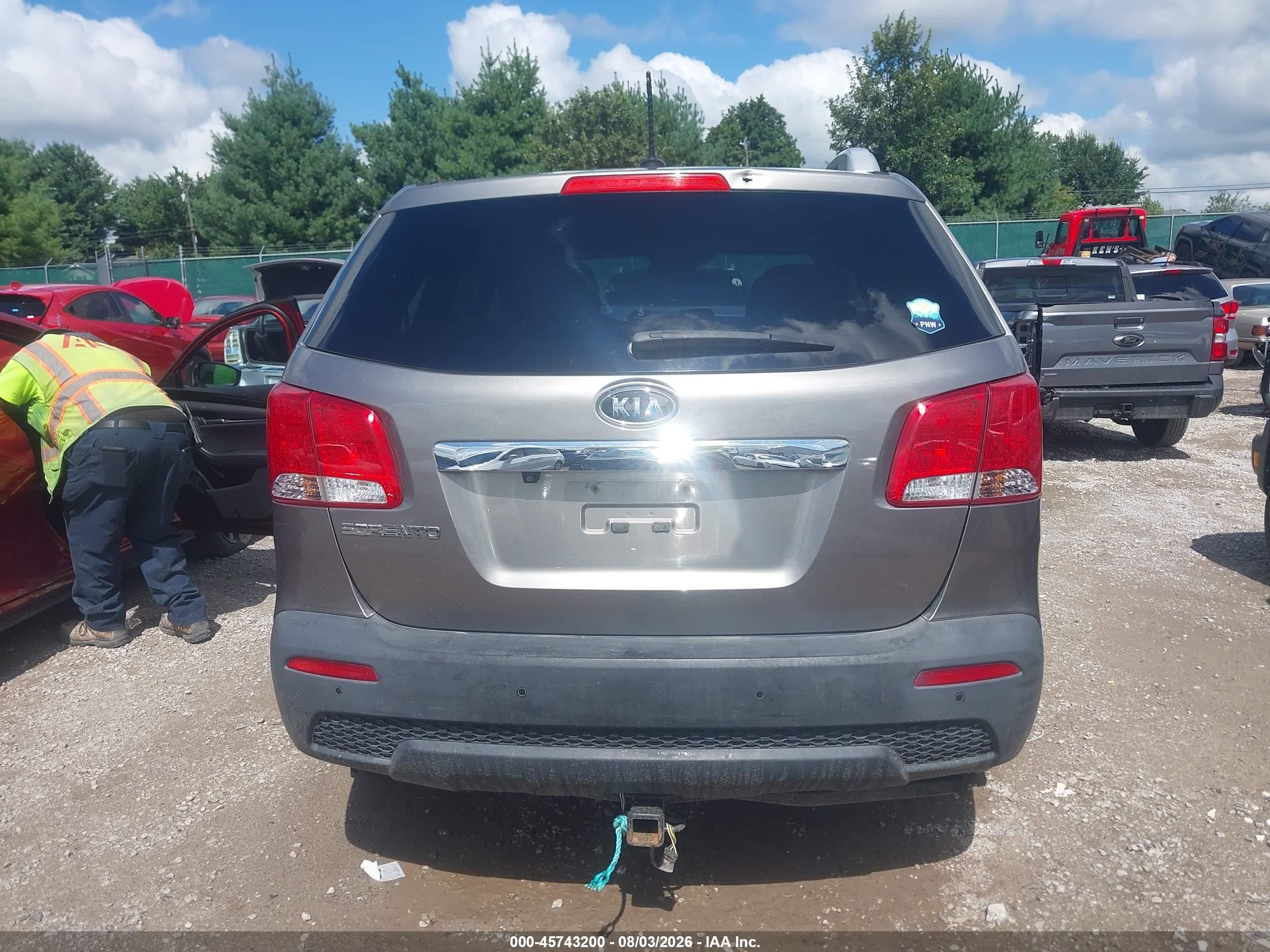 2011 Kia Sorento Lx V6 Gray vin: 5XYKTDA25BG142364
