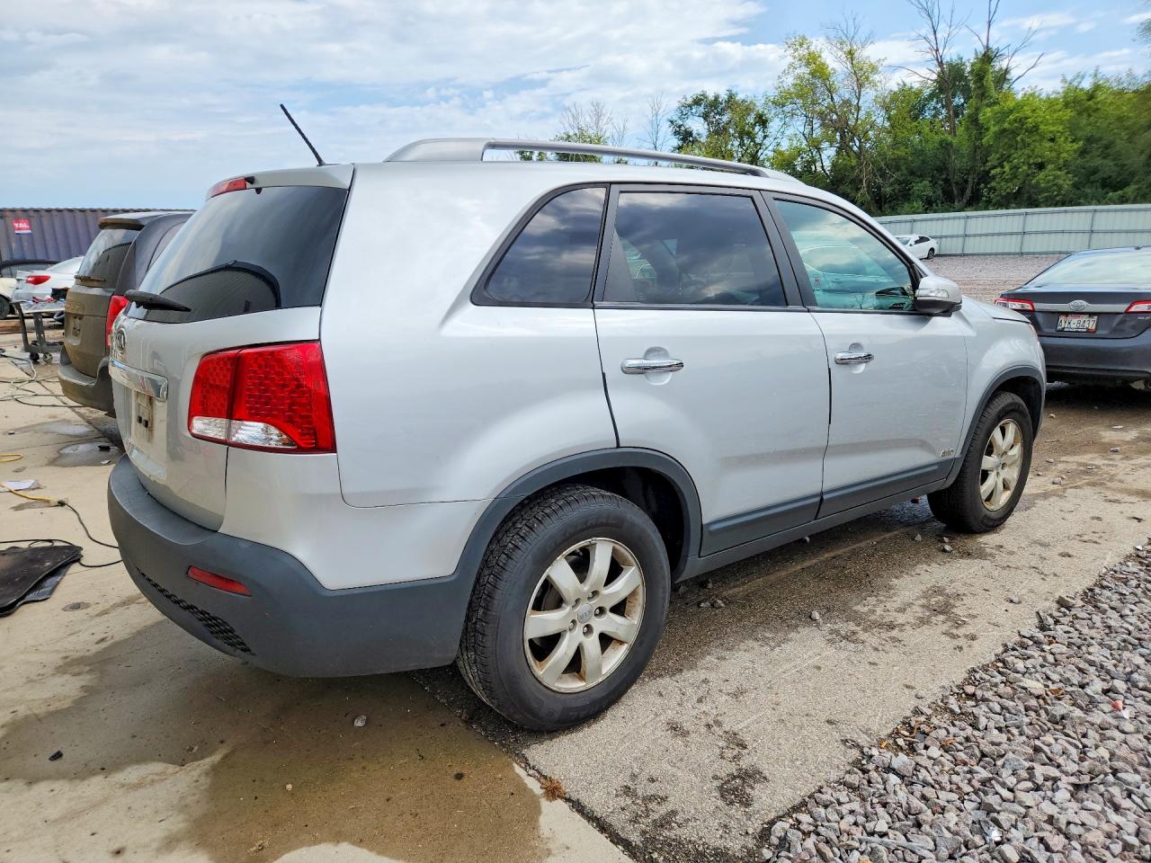 2012 Kia Sorento Lx Silver vin: 5XYKTDA25CG218103
