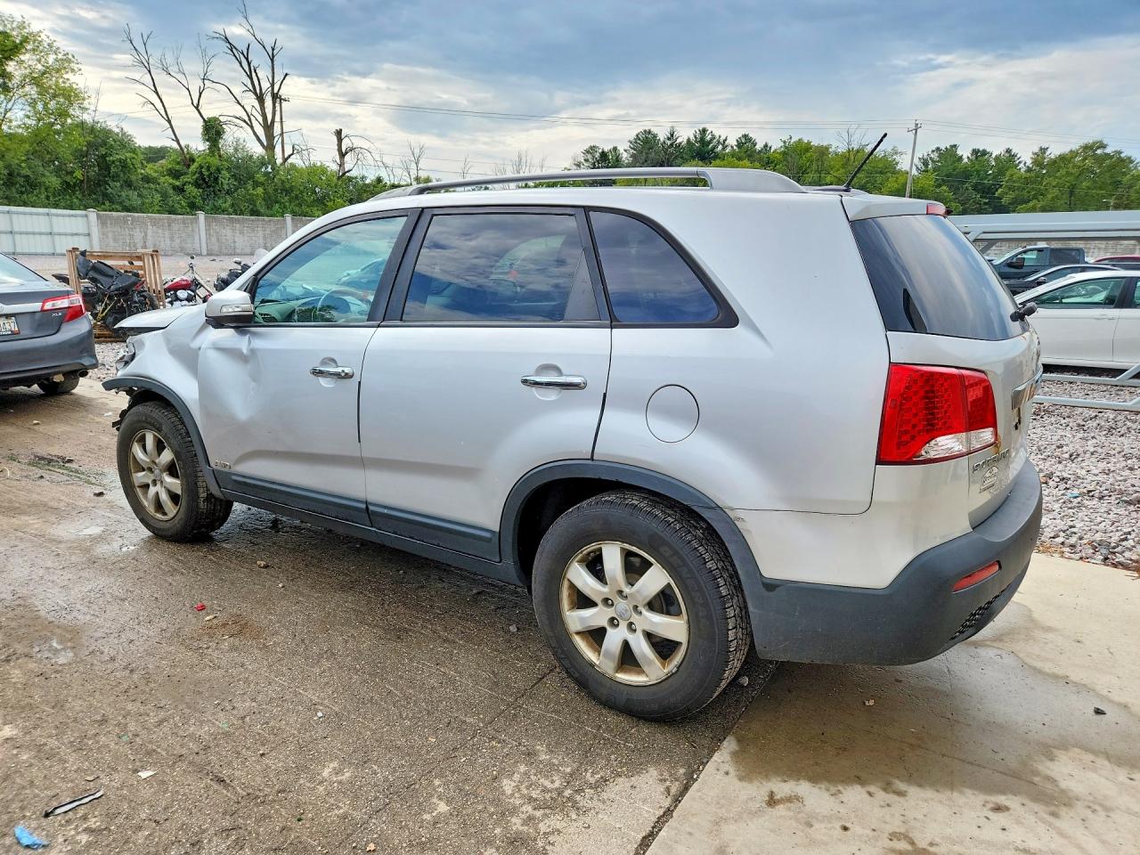 2012 Kia Sorento Lx Silver vin: 5XYKTDA25CG218103