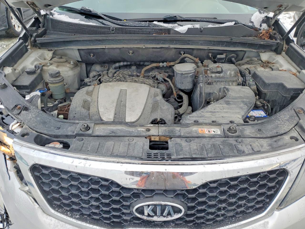 2013 Kia Sorento Lx Silver vin: 5XYKTDA25DG377625
