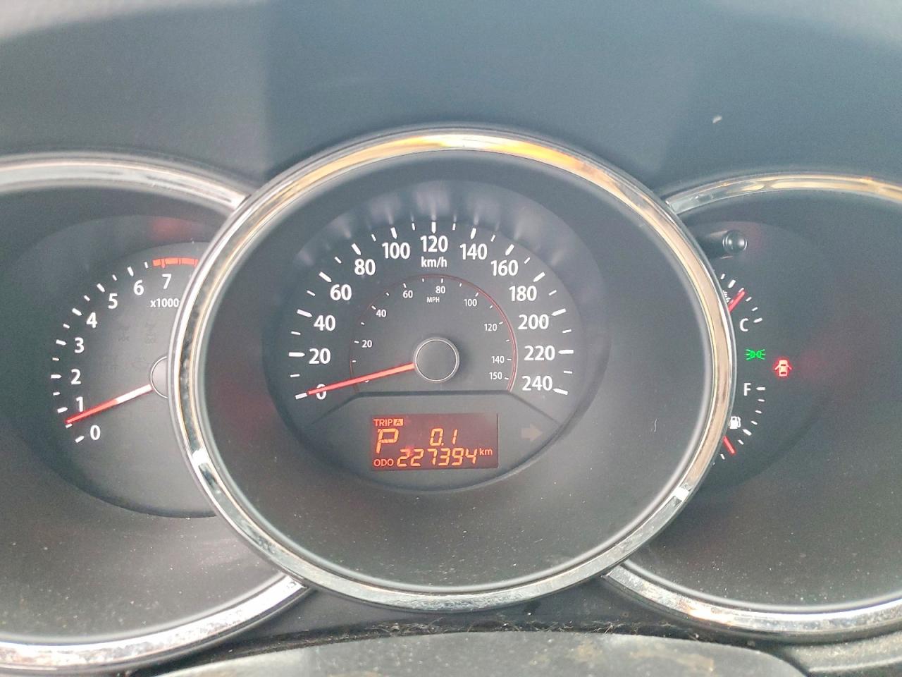 2013 Kia Sorento Lx Silver vin: 5XYKTDA25DG377625