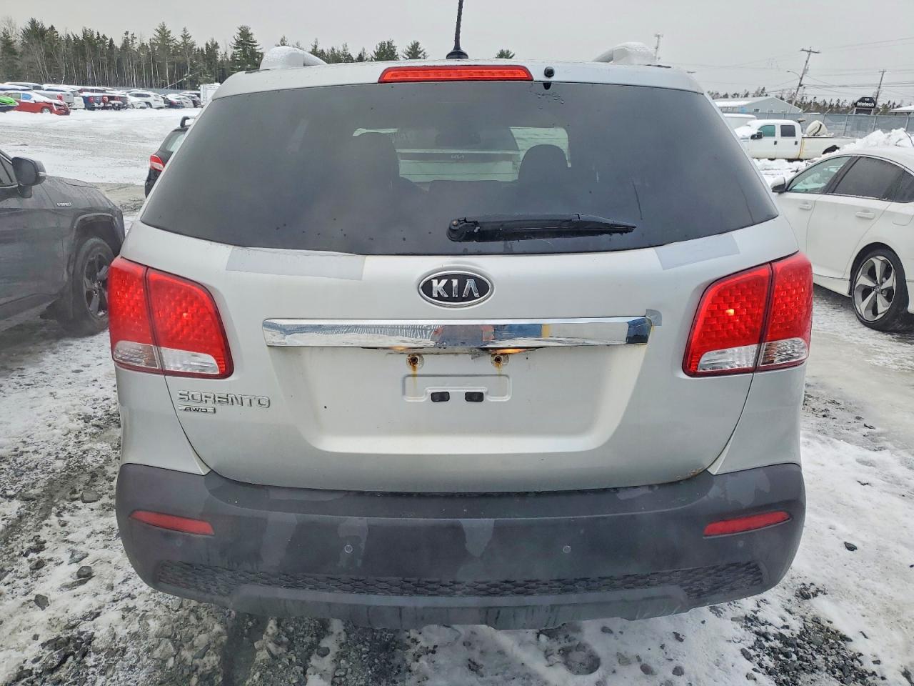 2013 Kia Sorento Lx Silver vin: 5XYKTDA25DG377625