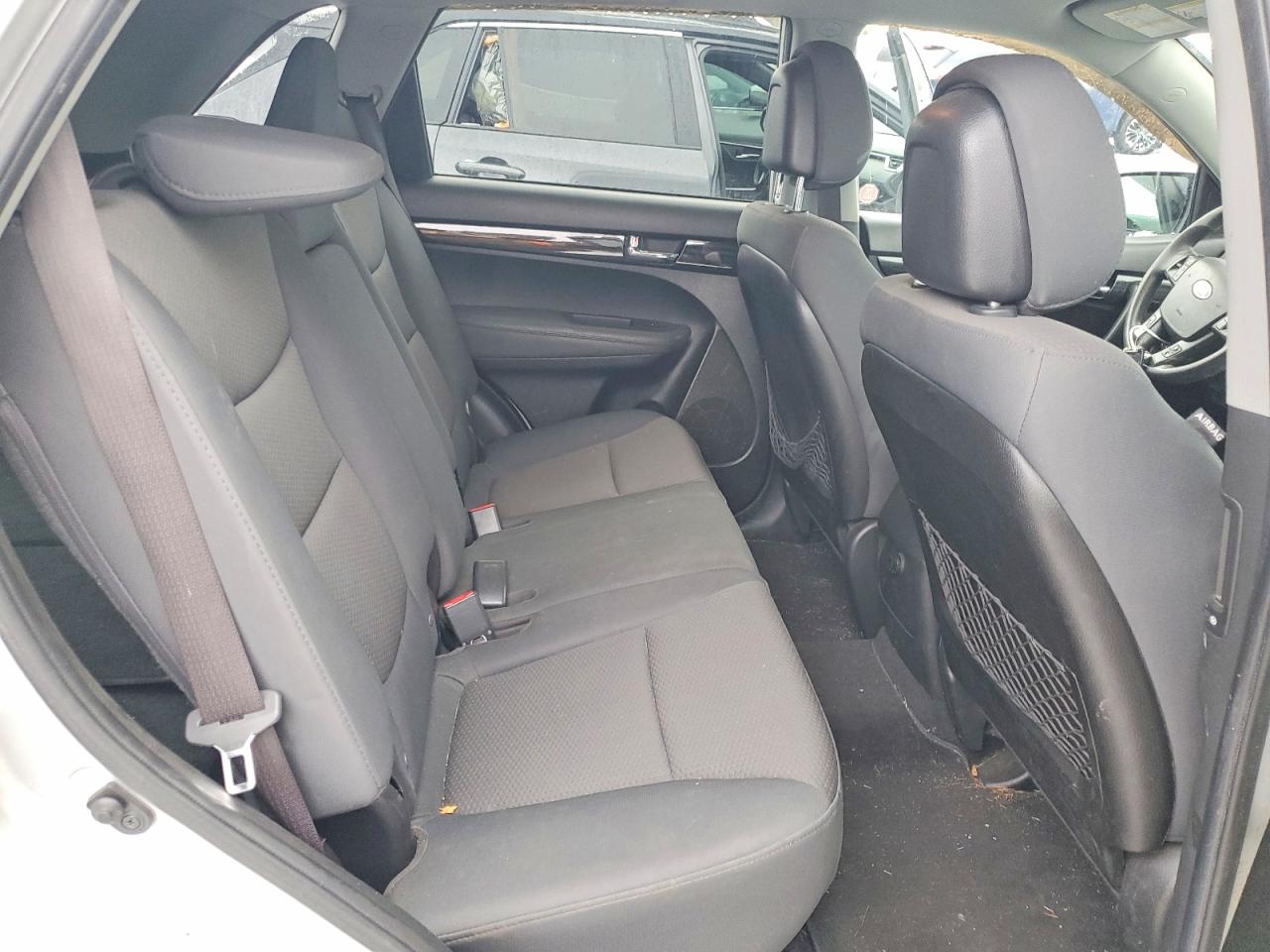 2013 Kia Sorento Lx Silver vin: 5XYKTDA25DG377625