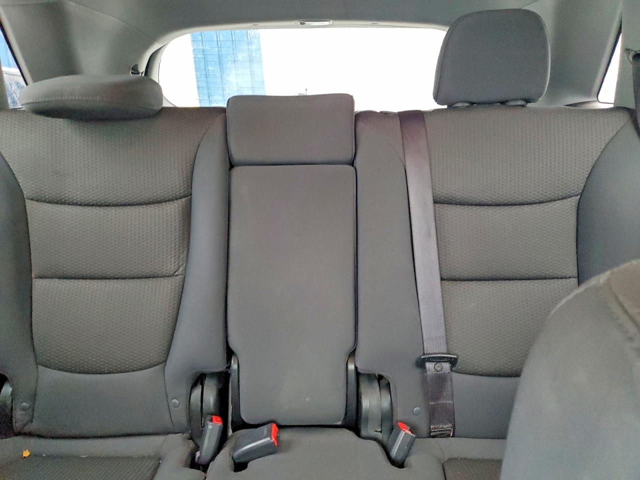 2013 Kia Sorento Lx Silver vin: 5XYKTDA25DG377625