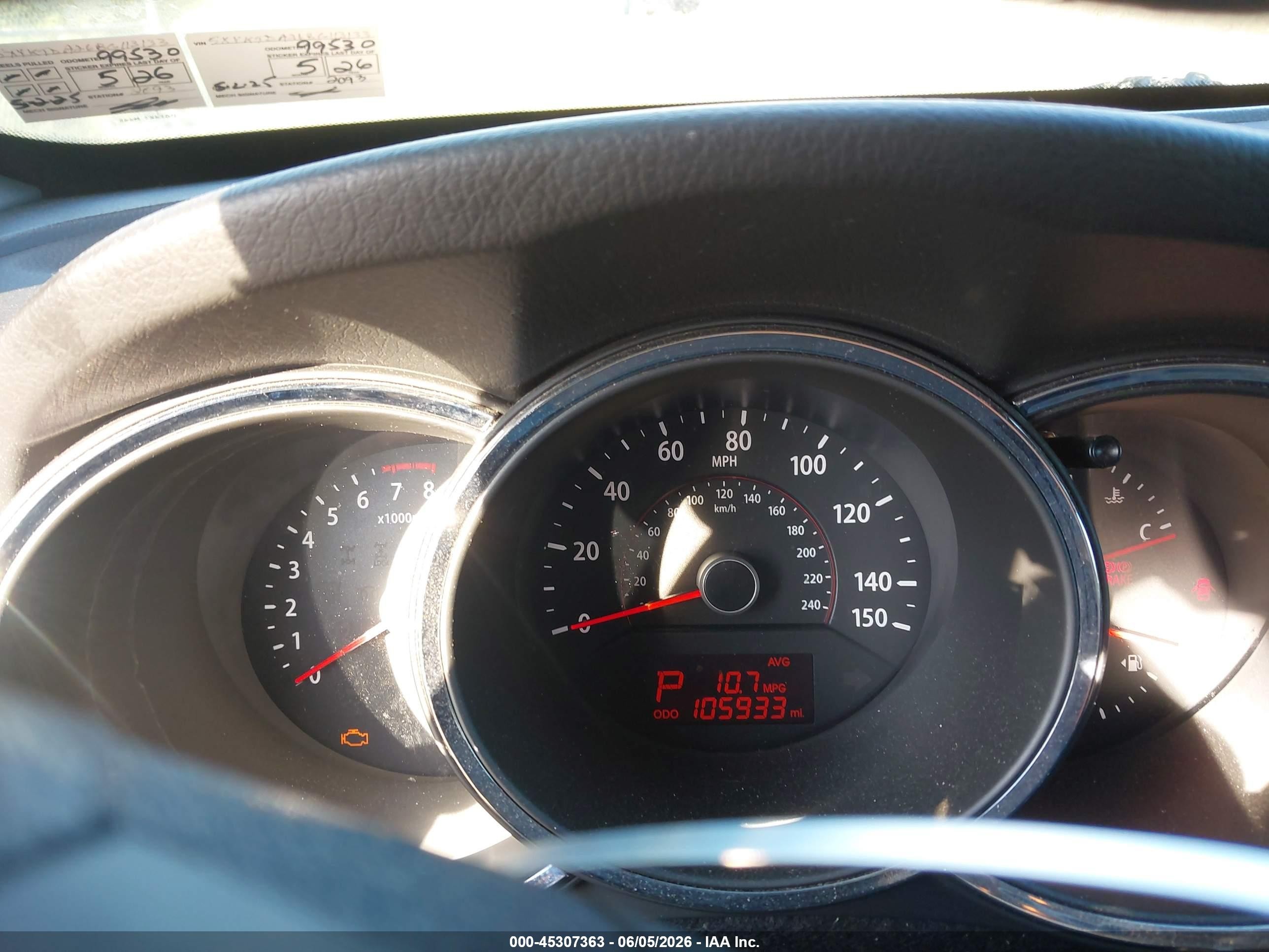 2011 Kia Sorento Lx V6 White vin: 5XYKTDA26BG113133