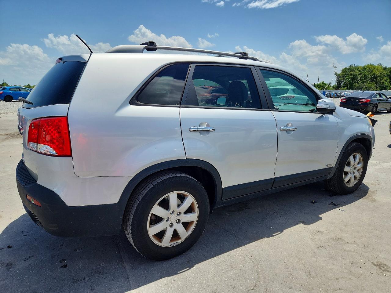 2012 Kia Sorento Lx Silver vin: 5XYKTDA26CG198587