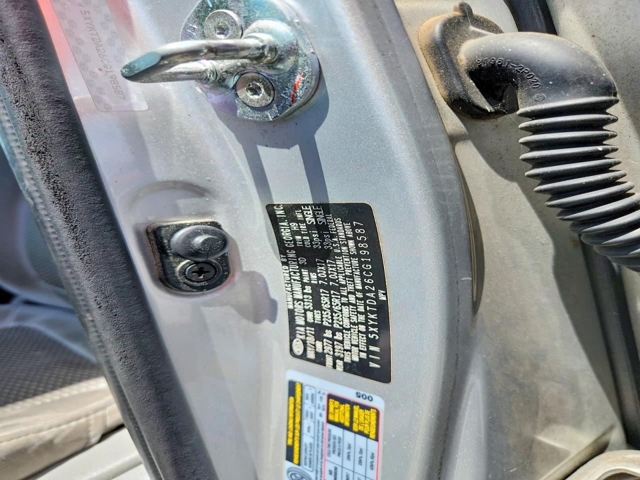 2012 Kia Sorento Lx Silver vin: 5XYKTDA26CG198587