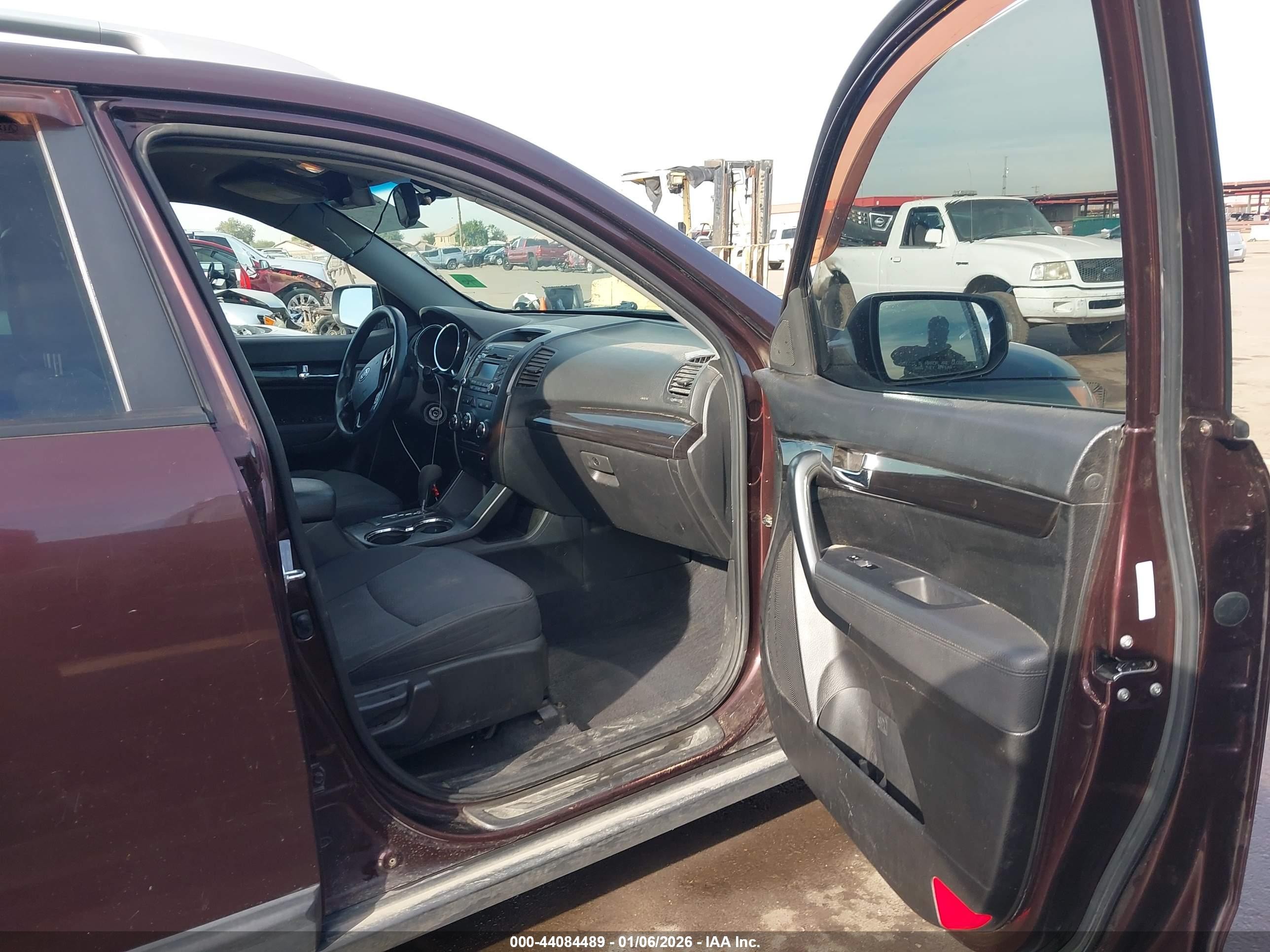 2012 Kia Sorento Lx V6 Burgundy vin: 5XYKTDA26CG262854