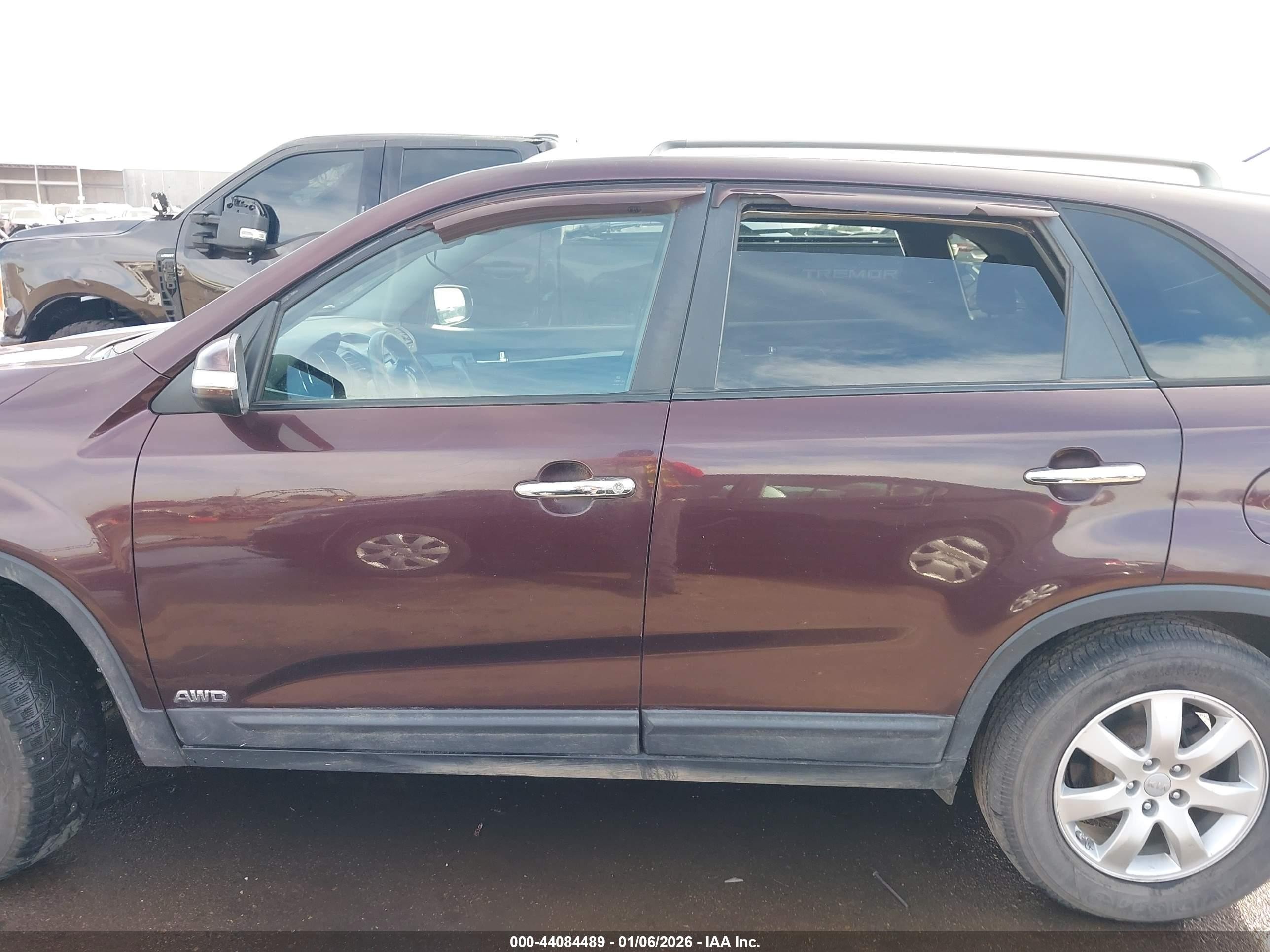 2012 Kia Sorento Lx V6 Burgundy vin: 5XYKTDA26CG262854